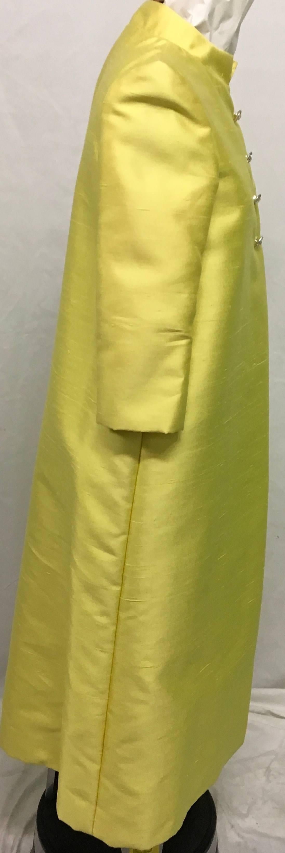 Tefft's of Palm Beach Women's Silk Evening Coat, 1960s  In Excellent Condition For Sale In Boca Raton, FL