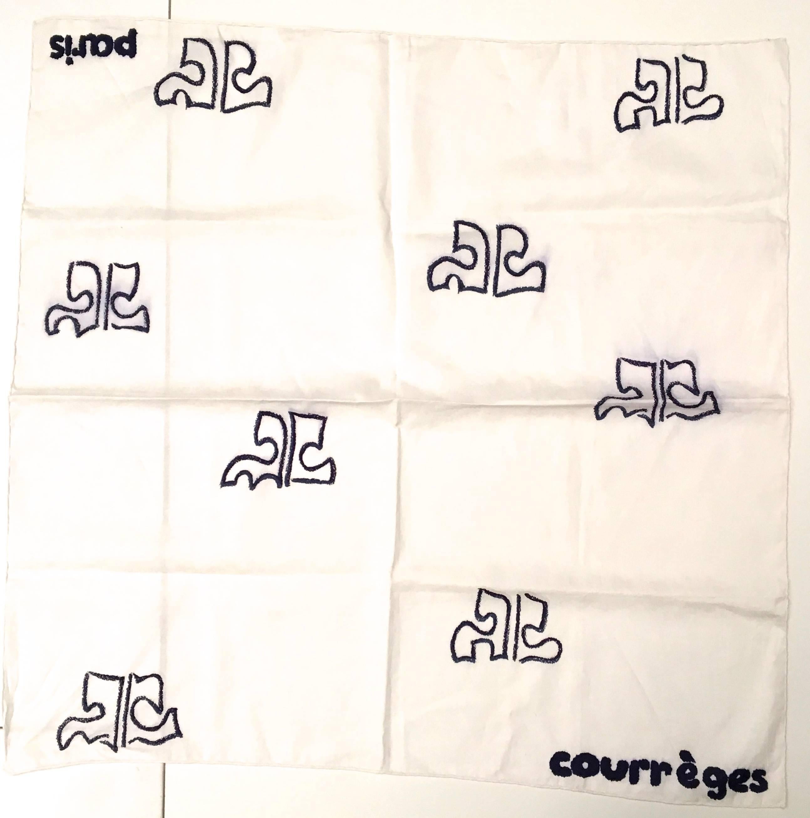 Courreges Scarf - VINTAGE 1960’s - 100% Cotton - Rare In Excellent Condition For Sale In Boca Raton, FL