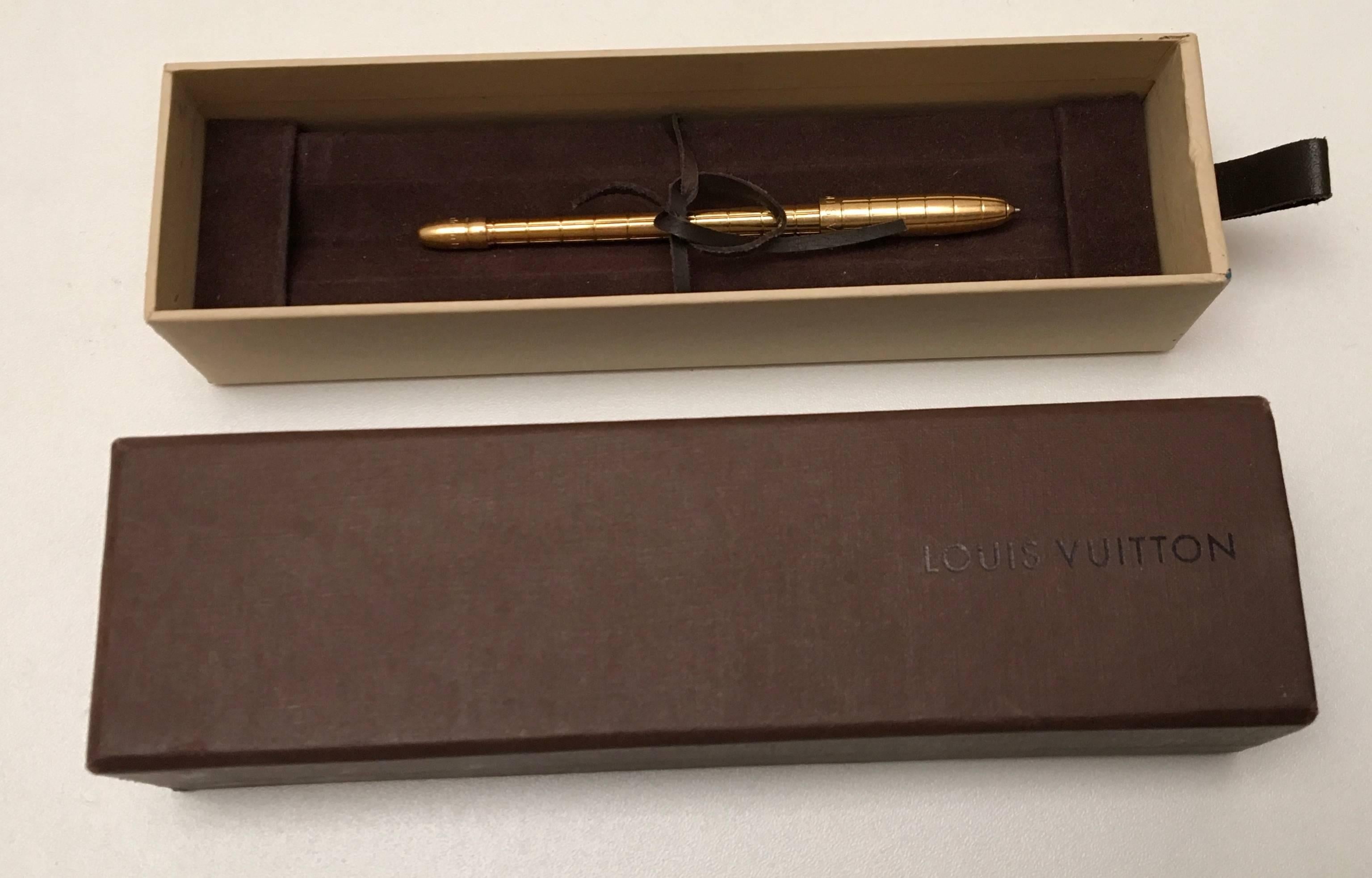 LOUIS VUITTON Stylo Agenda Ballpoint Pen Gold Tone LV Auth 27864 Metal  ref.460201 - Joli Closet