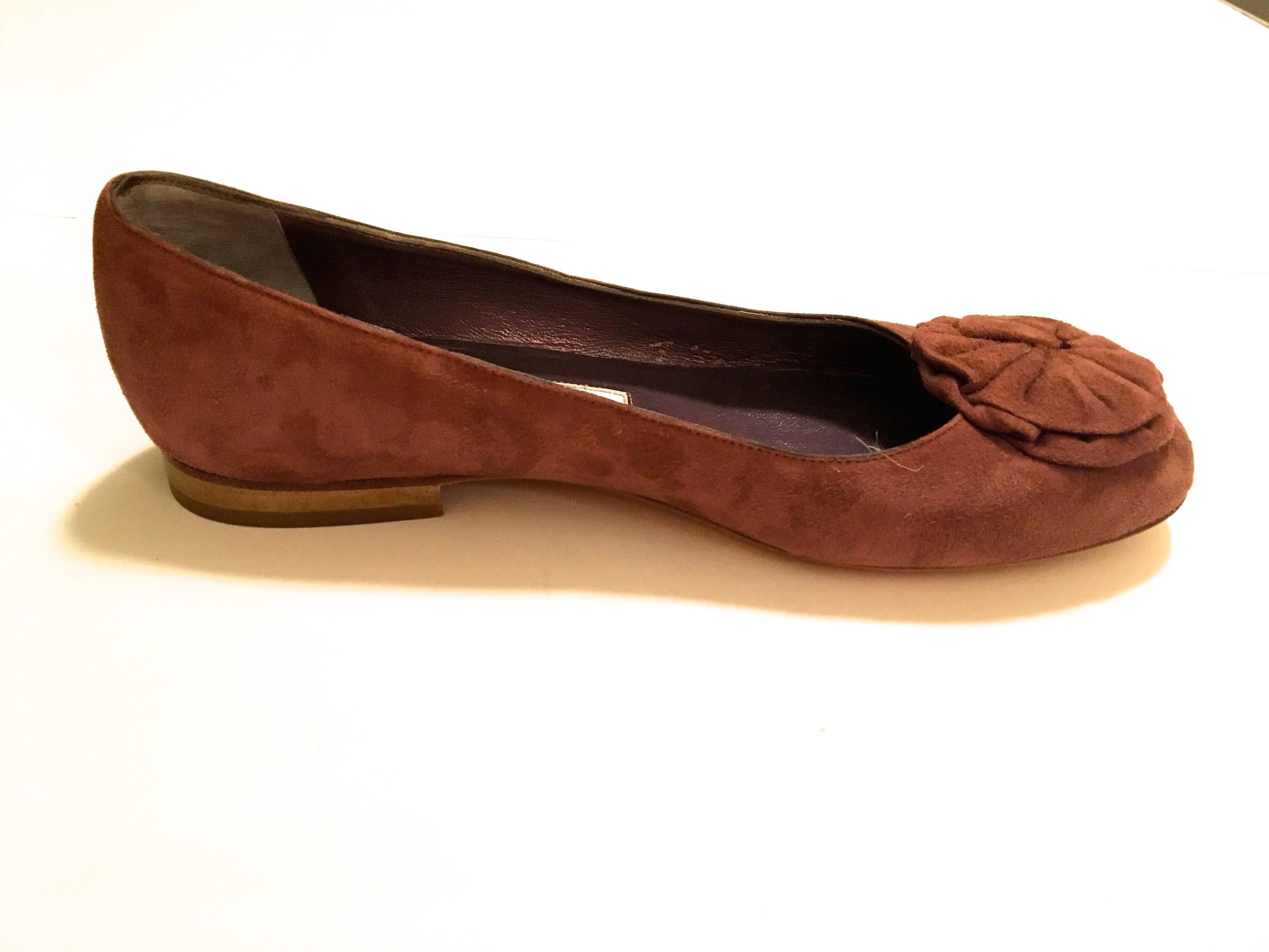 Women's or Men's Manolo Blahnik New Flat Shoes Suede with Flower Size 38 For Sale