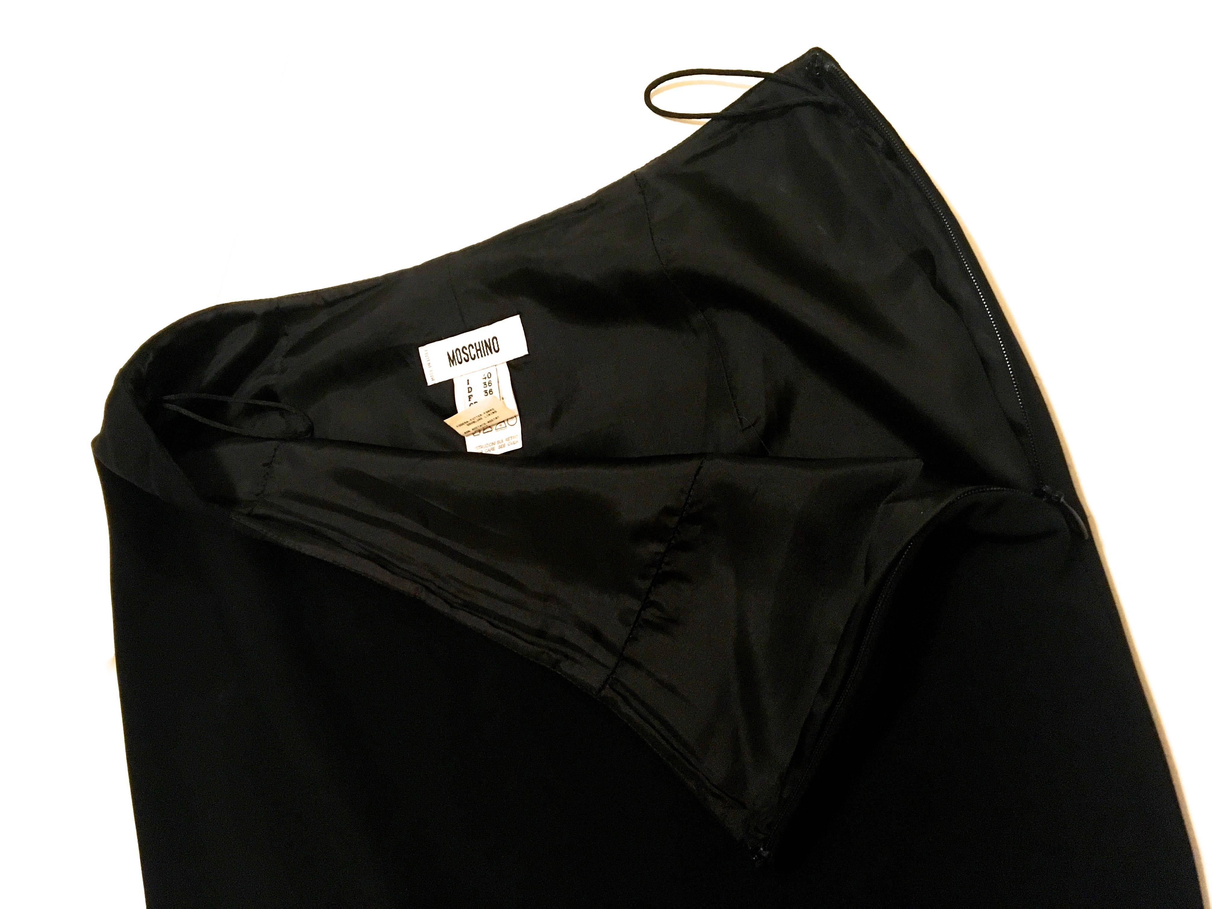Moschino Skirt - Like New - Black  Skirt with Floral Trim For Sale 4