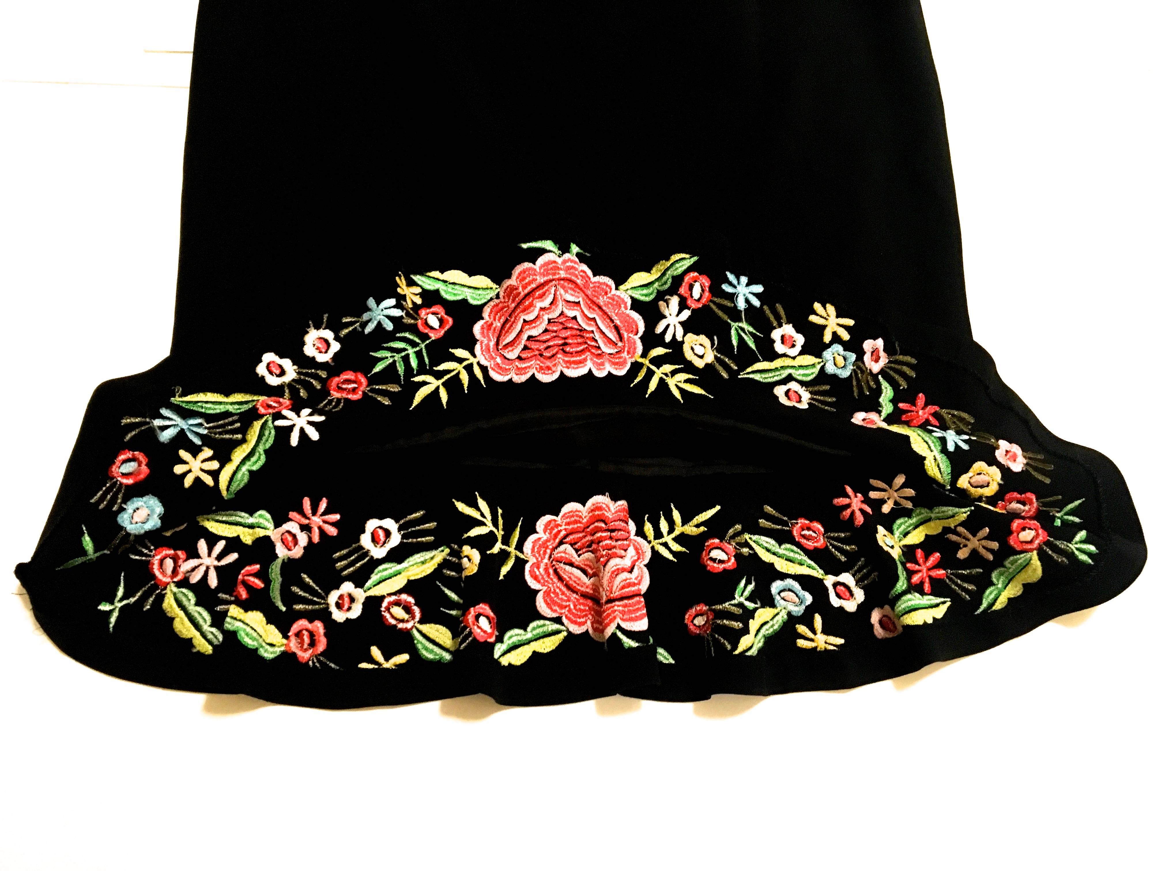 Women's Moschino Skirt - Like New - Black  Skirt with Floral Trim For Sale