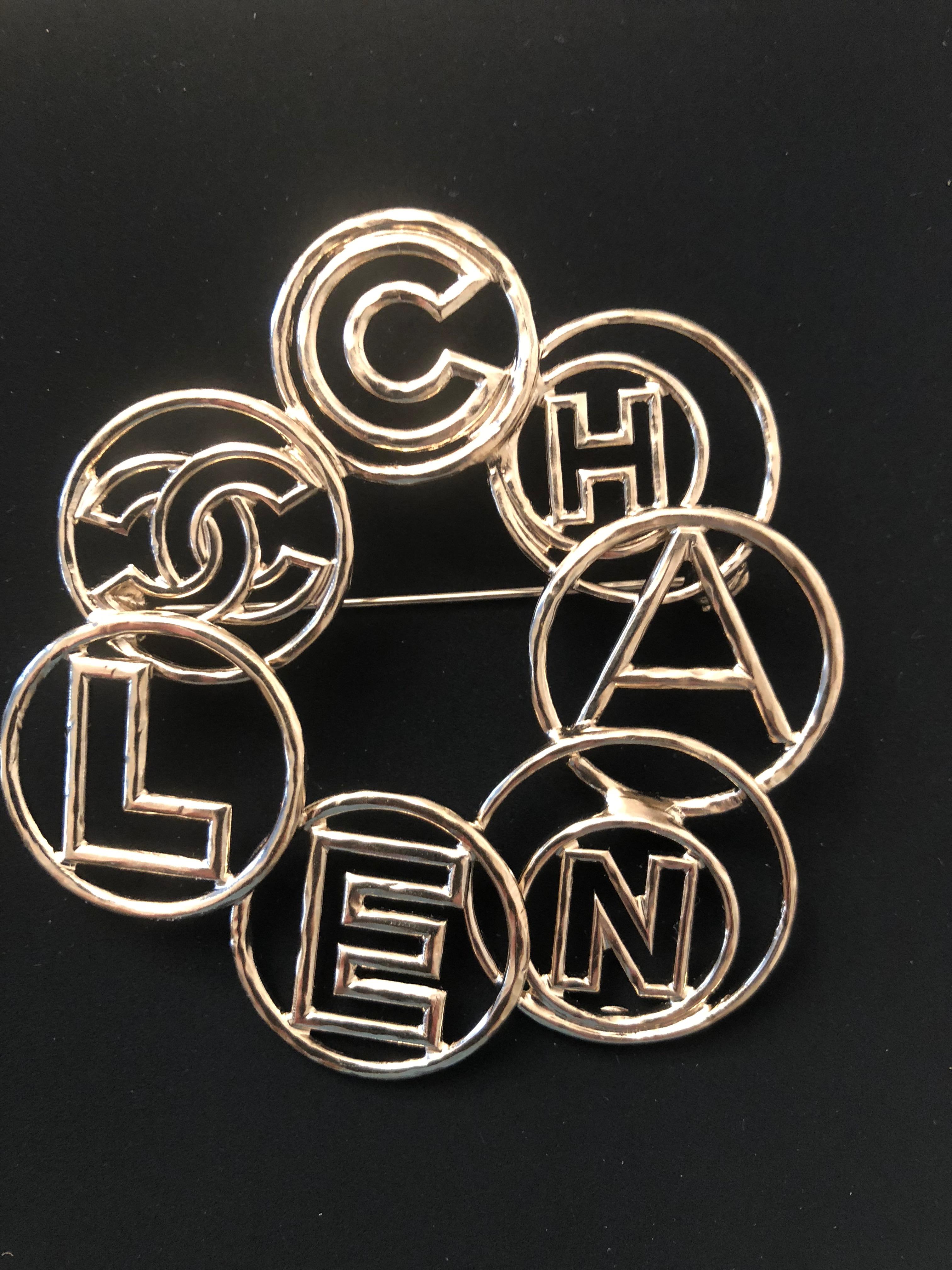 Beautiful Chanel New Chanel Gold Tone Large Pin-2017.