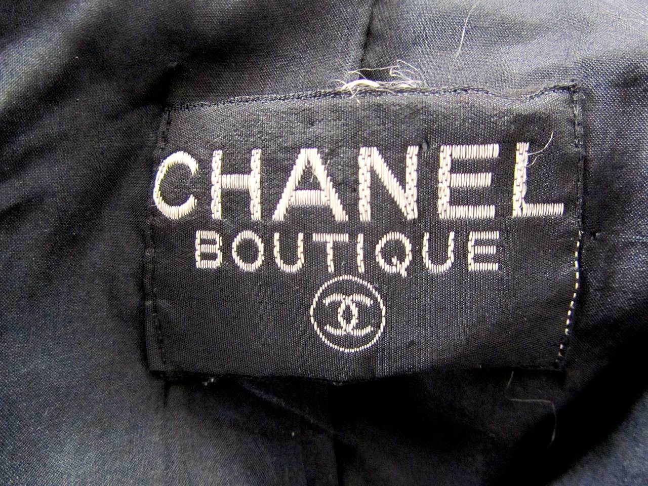 Chanel Silk Suit - Black and Cream Fabric with Iconic Lion Buttons - 1970's For Sale 1