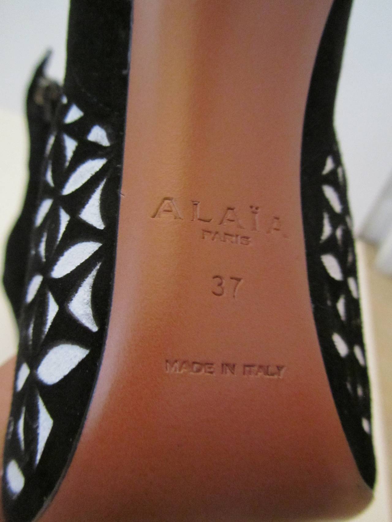 New Alaia Open Toed High Heel Boots - 37 - Black and White Suede For Sale 4