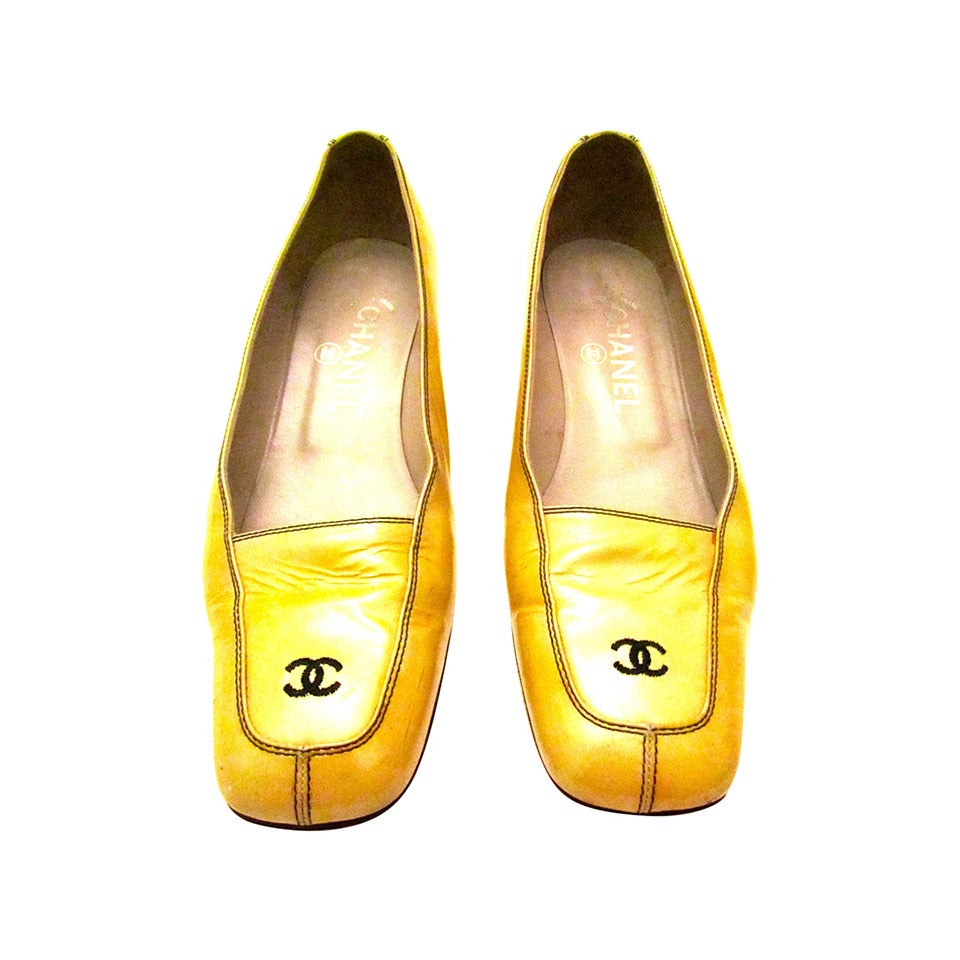 Pre-1980's Chanel Pumps - Patent Leather - Yellow - Size 40