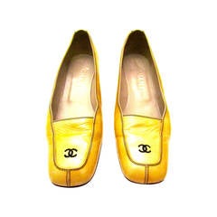 Pre-1980's Chanel Pumps - Patent Leather - Yellow - Size 40
