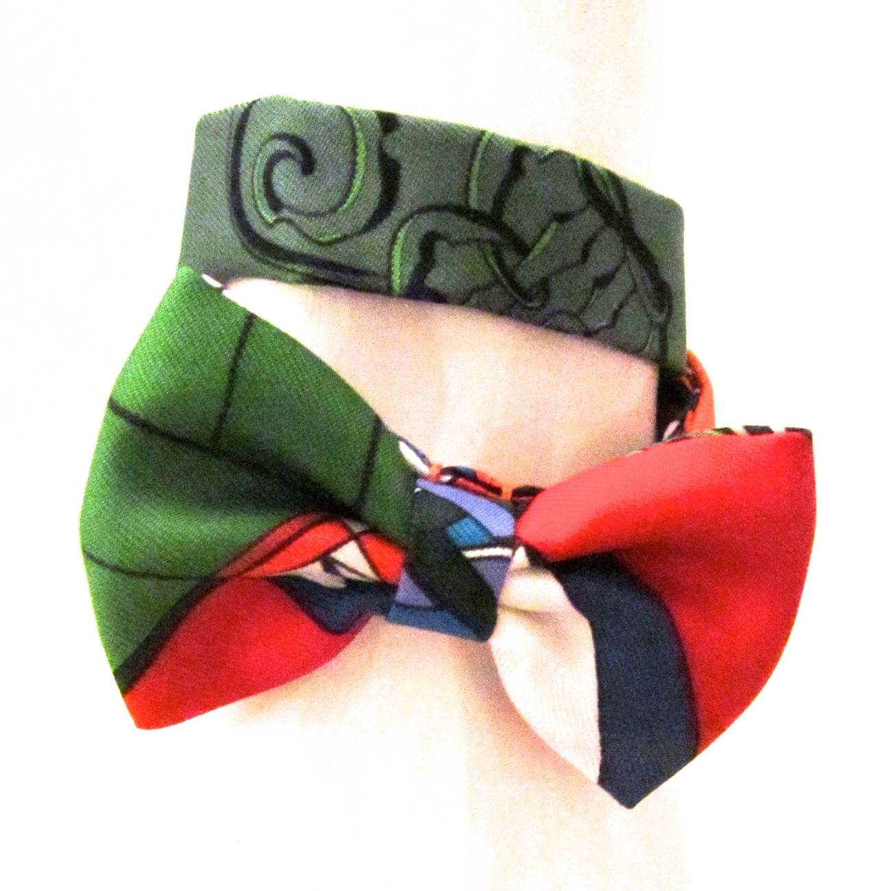 Hermes Scarf Adjustable Bow Tie and/or bracelet   In New Condition For Sale In Boca Raton, FL