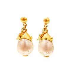 Louis Vuitton Pearl Tear Drop Earrings - Gold Tone - LV Logo Charm