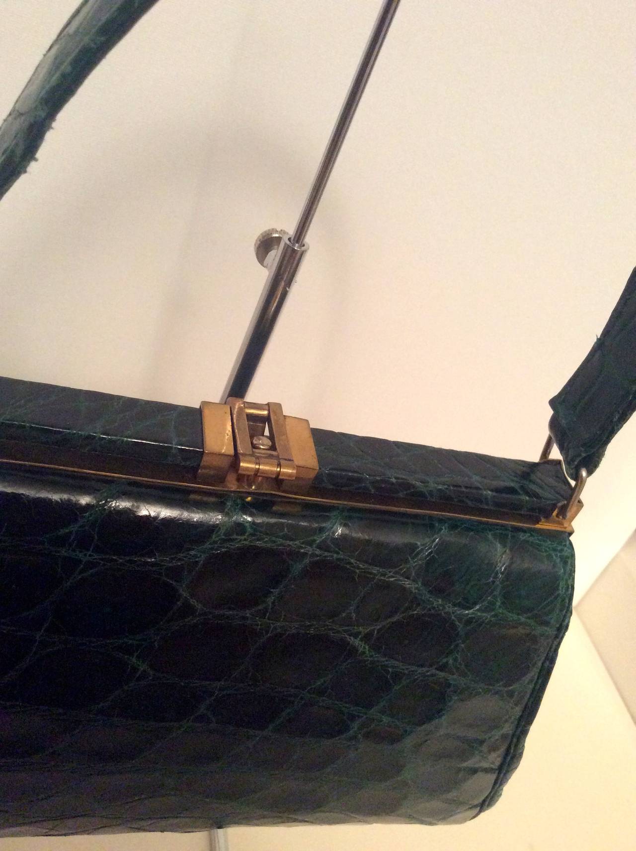 Vintage Green Alligator Purse with Original Strap For Sale 3