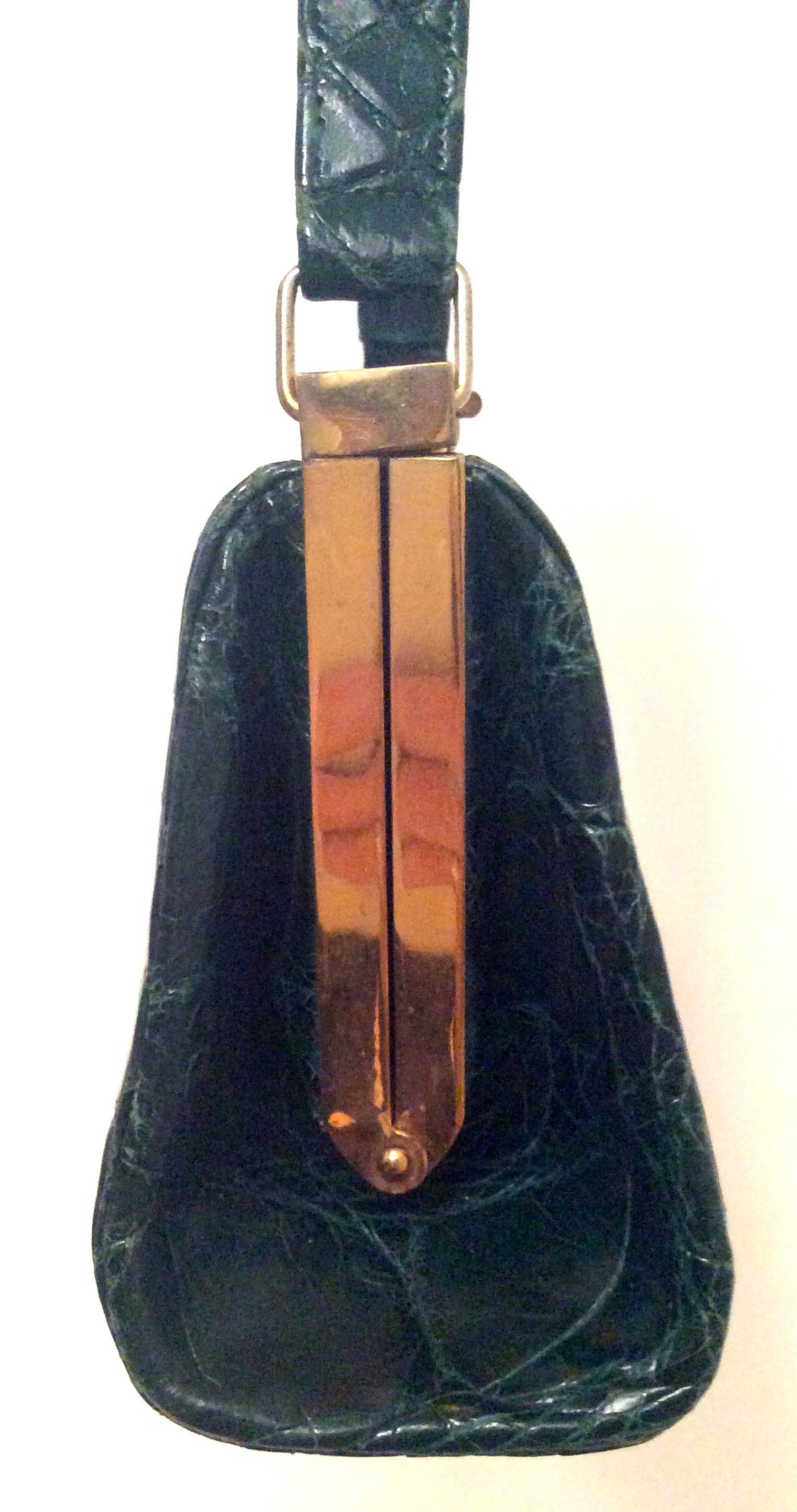 Vintage Green Alligator Purse with Original Strap In Good Condition For Sale In Boca Raton, FL