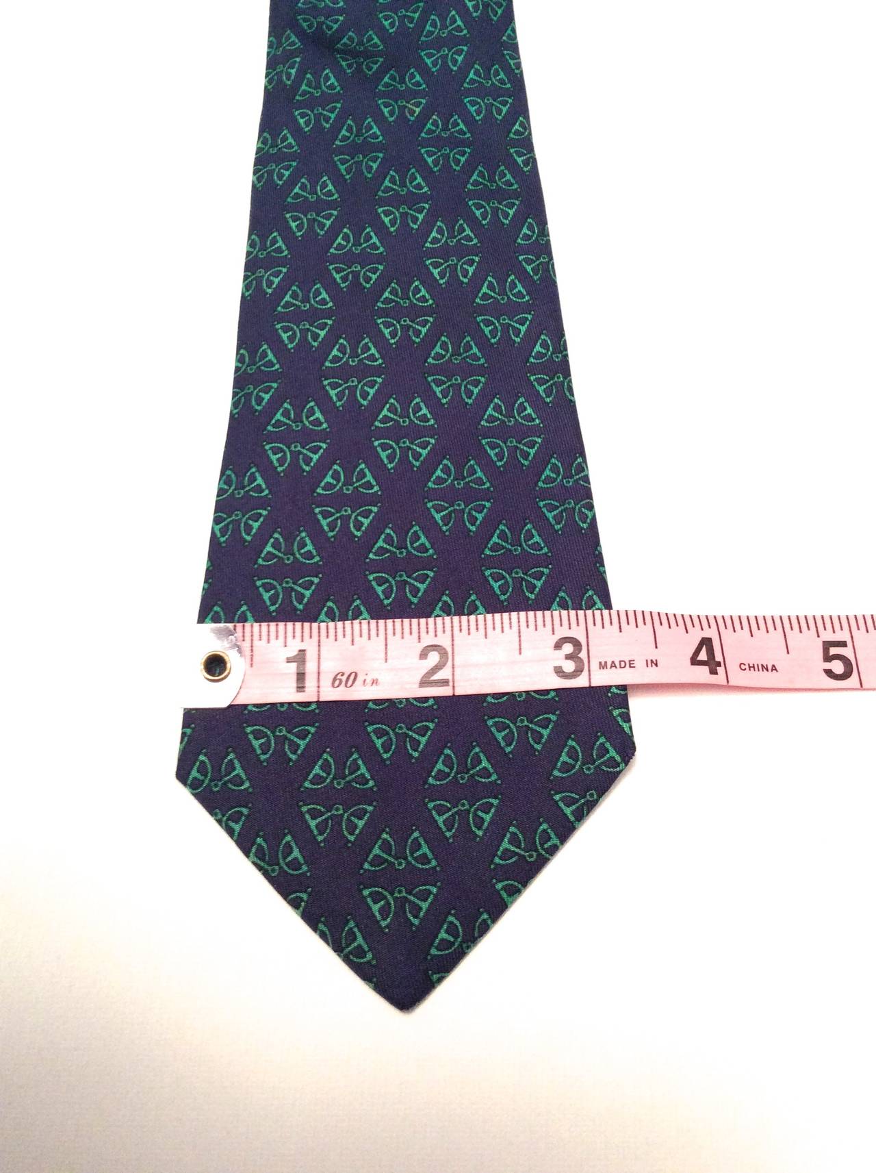 Hermes Silk Tie In Excellent Condition For Sale In Boca Raton, FL