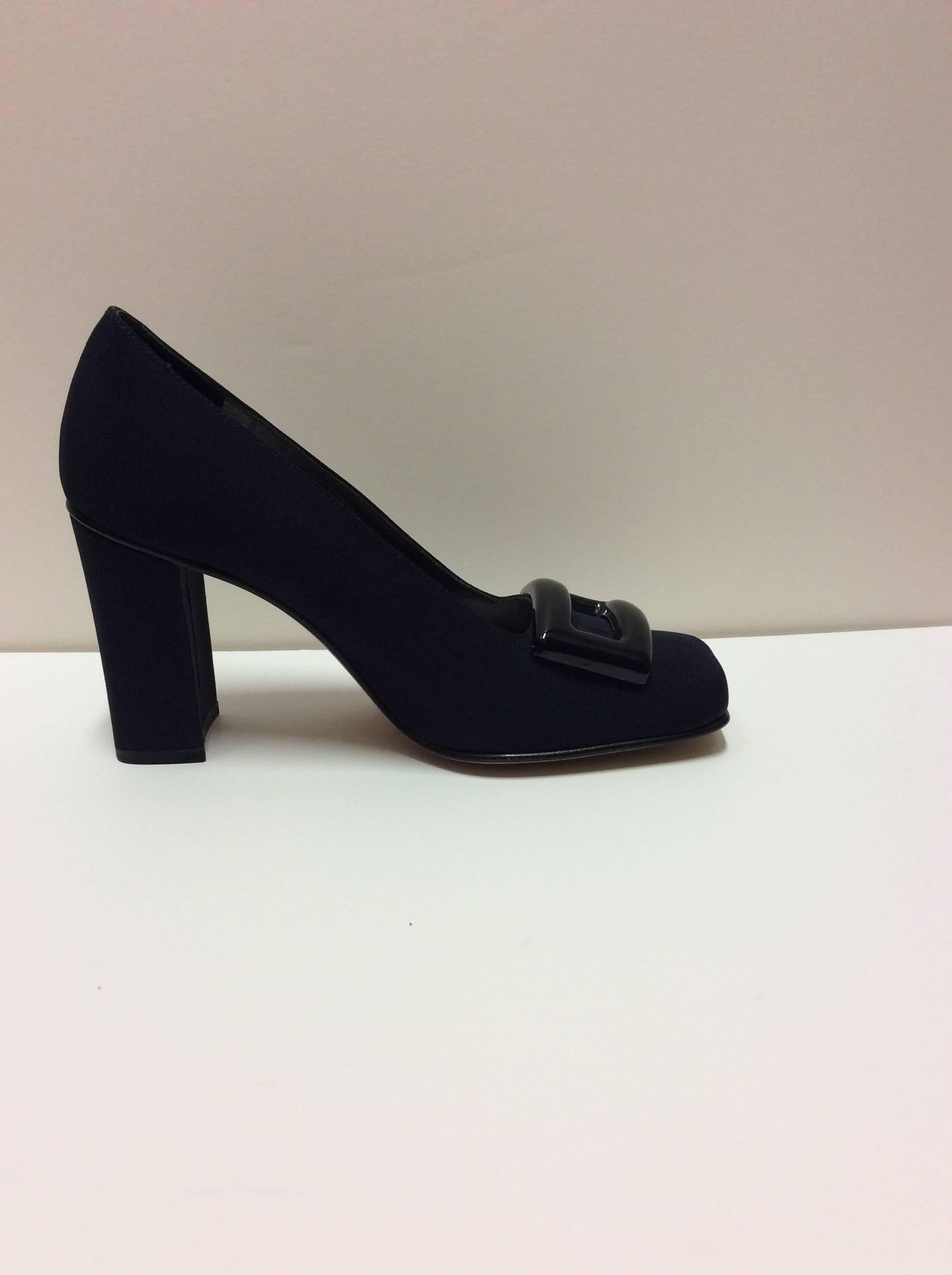 Walter Steiger Vintage 1980's Black Satin Shoes - Size 5 In Excellent Condition For Sale In Boca Raton, FL