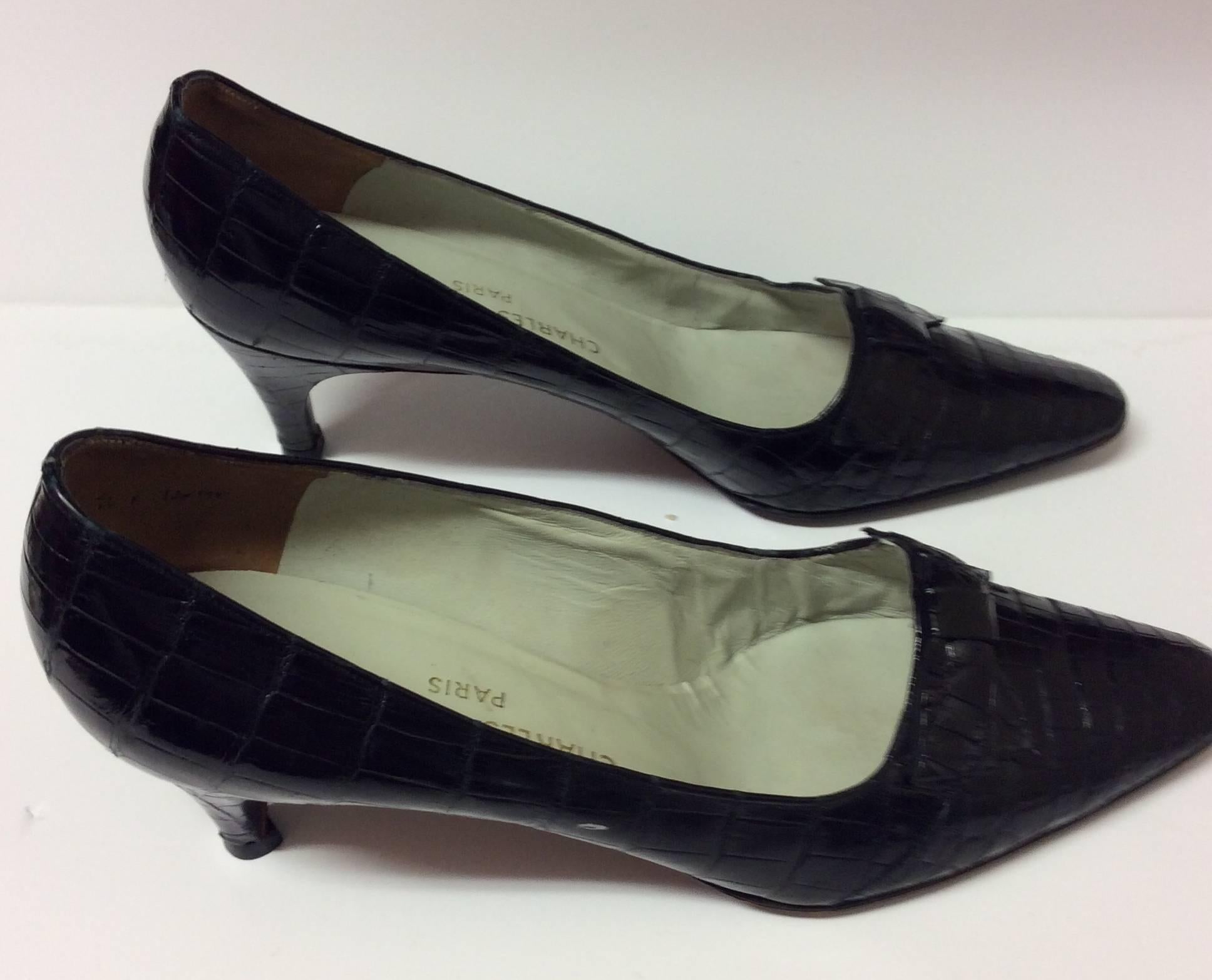 Vintage Charles Jourdan Black Alligator Pumps - Mint Condition - Size 7.5 In Excellent Condition In Boca Raton, FL
