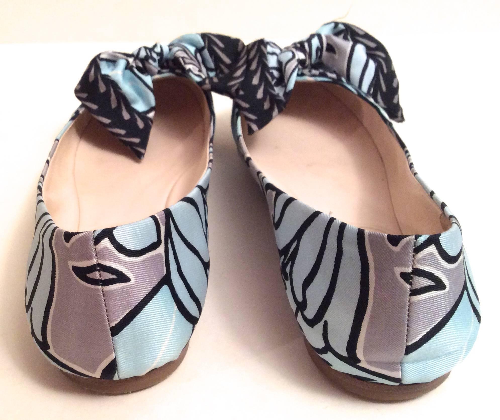 Prada Light Blue Graphic Flats - Size 39.5 In Good Condition In Boca Raton, FL