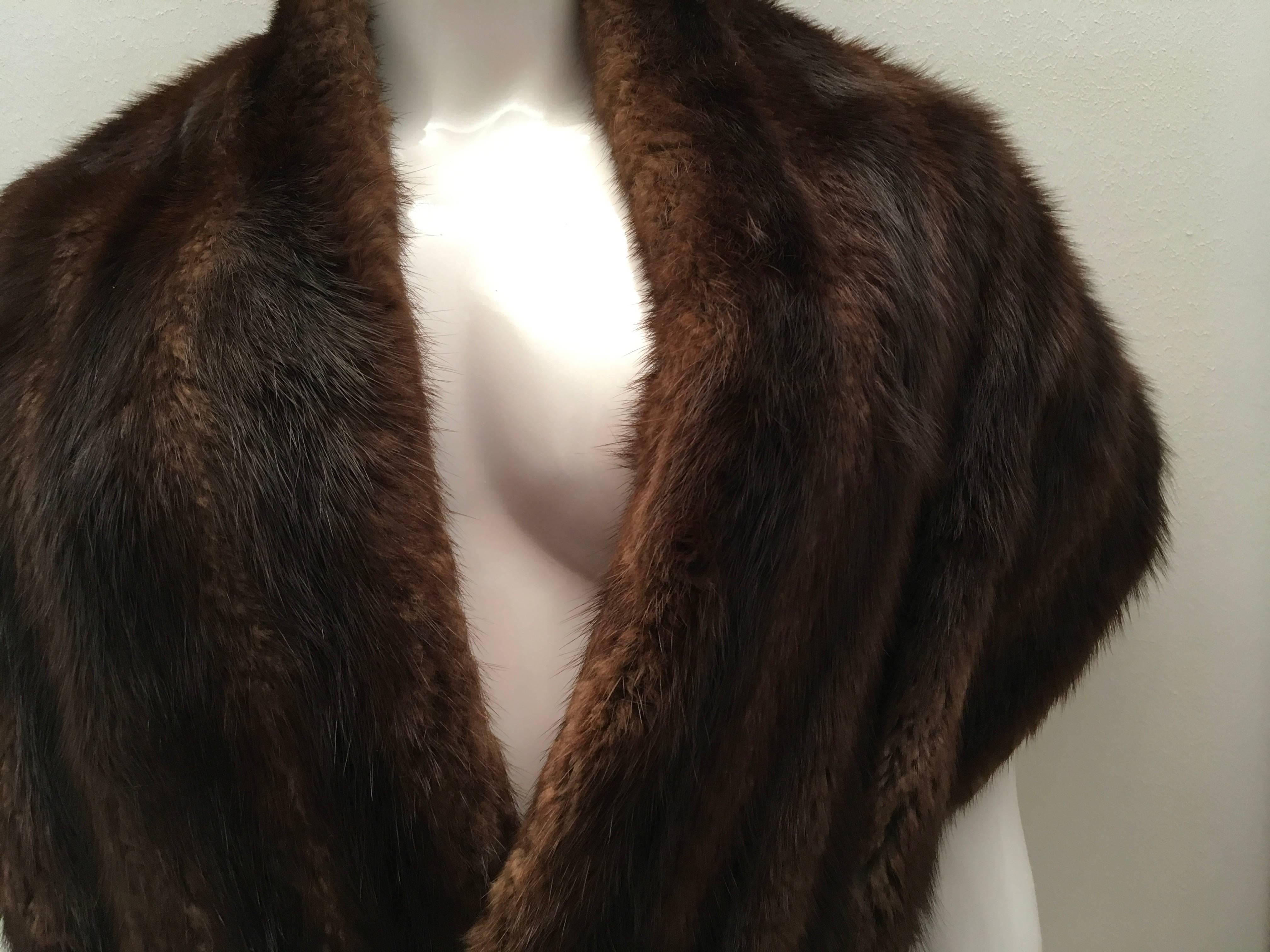 Beautiful 1960’s Chocolate Mink Shawl For Sale 5