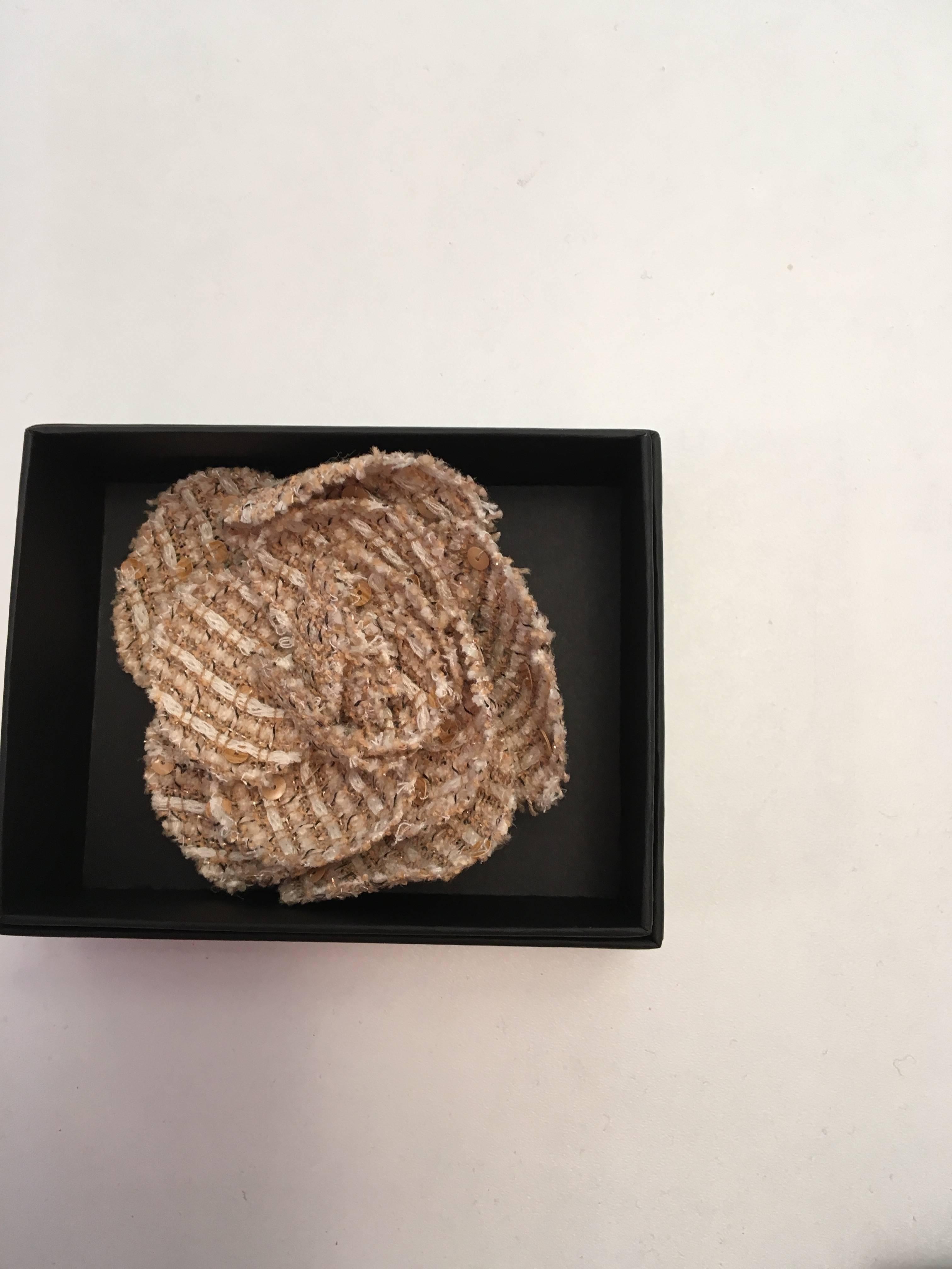 Chanel Boucle Camellia Pin - Cream and Beige For Sale 5