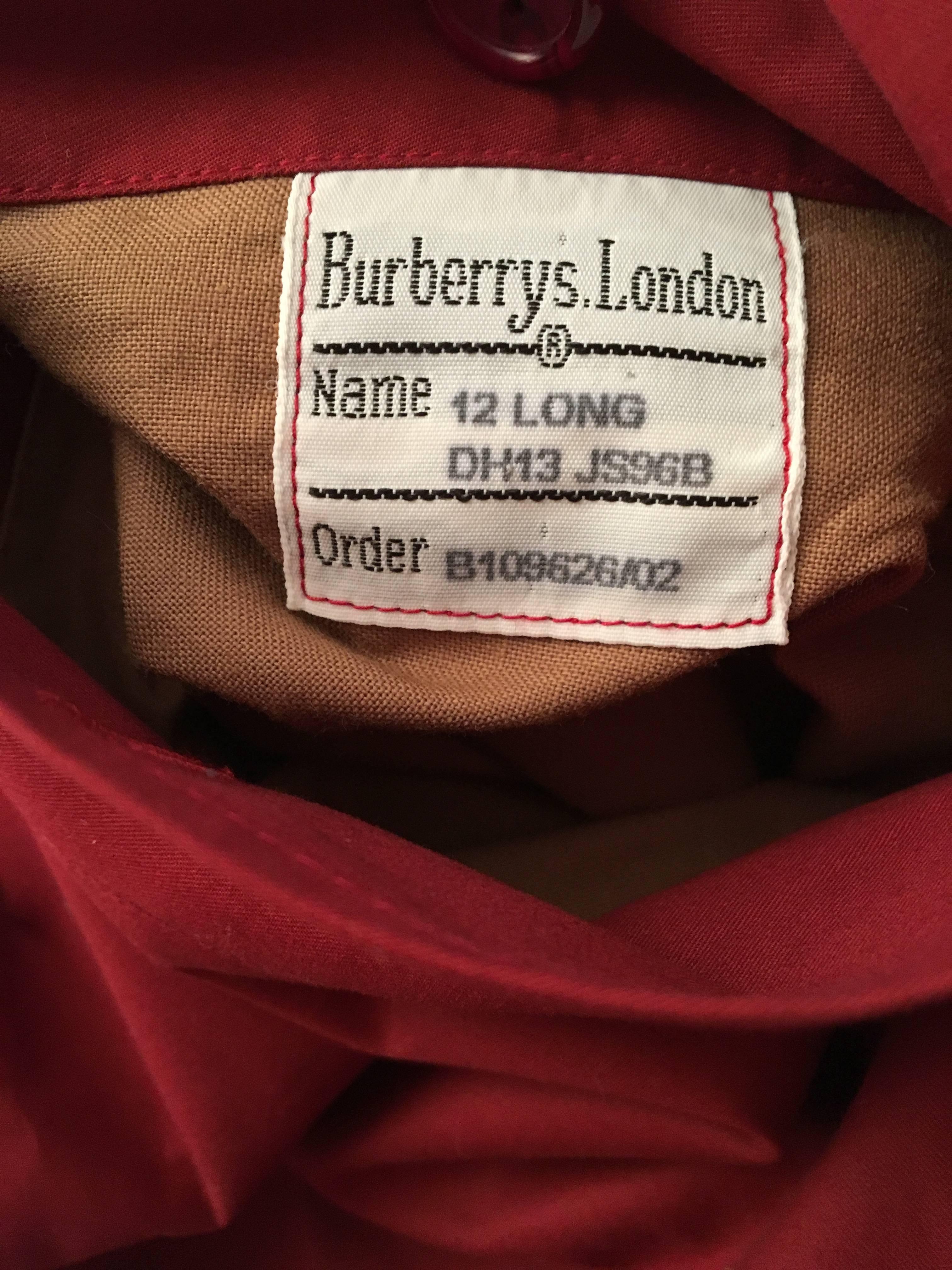 Burberrys (Burberry) Ladies Rain Coat - Burgundy For Sale 4