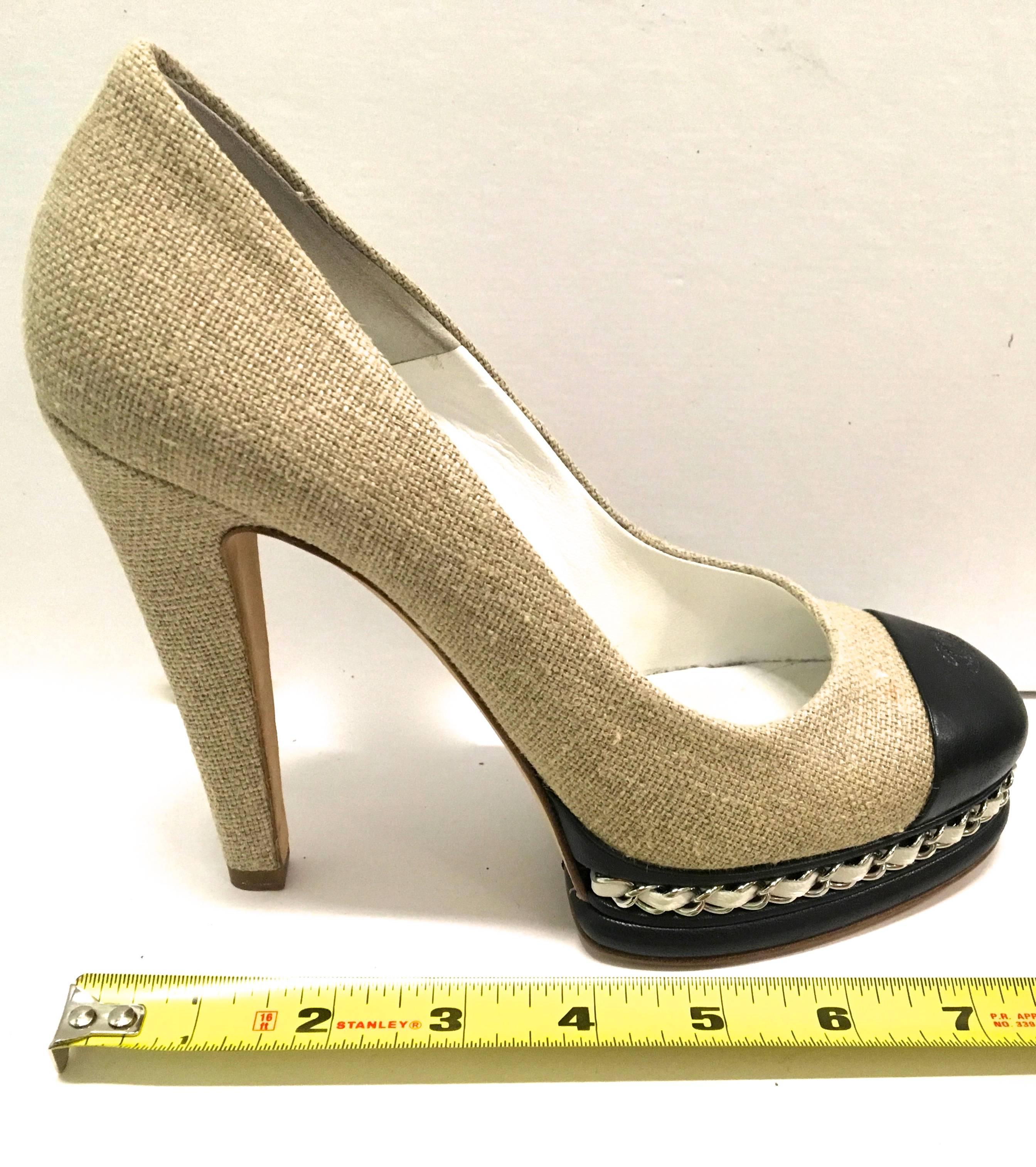 New Chanel Shoes - 8.5 - Platform Heels - Pump w/ Iconic Chain For Sale 3