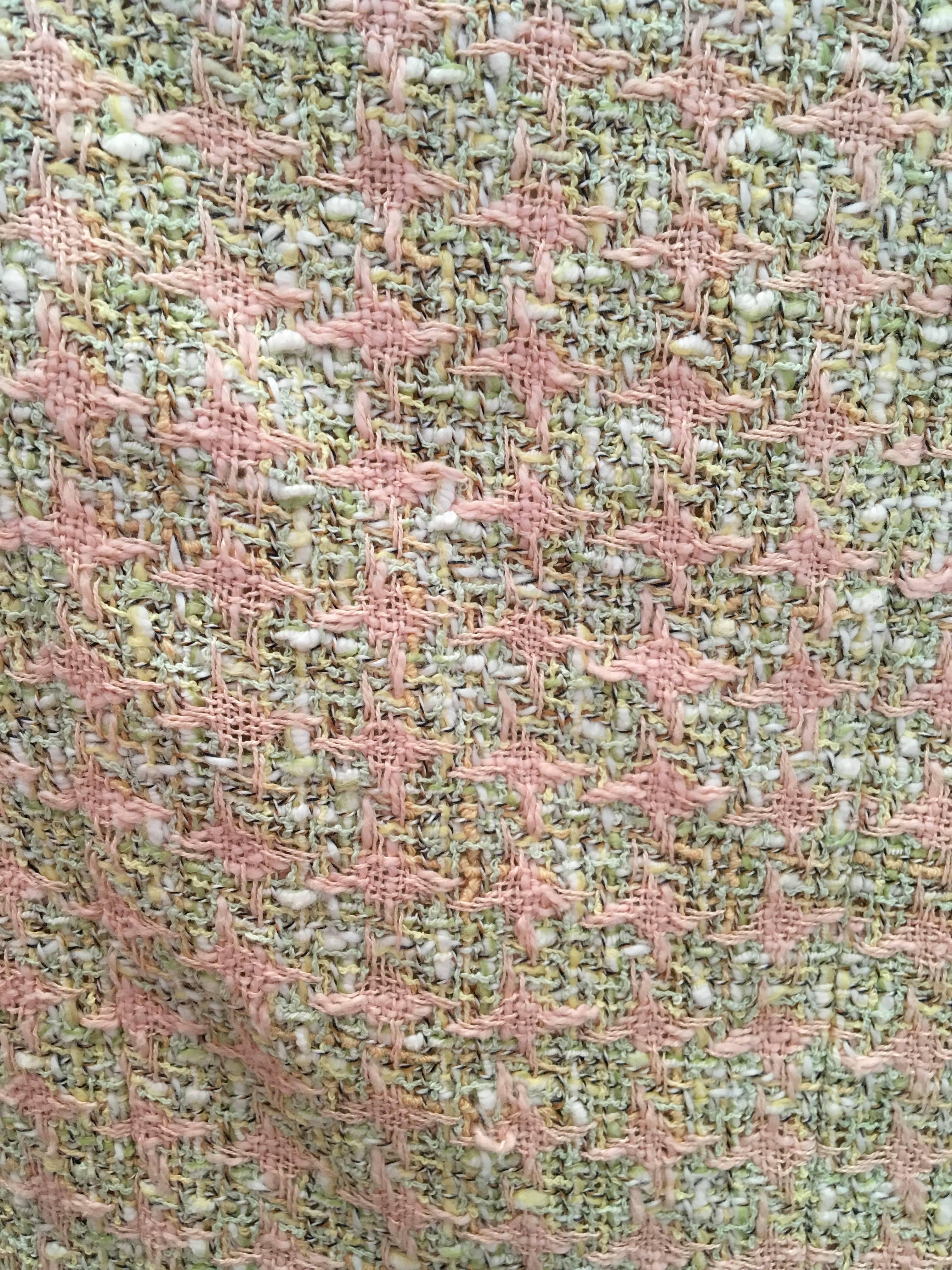 Chanel Skirt - Pink Boucle - Size 46 For Sale 2