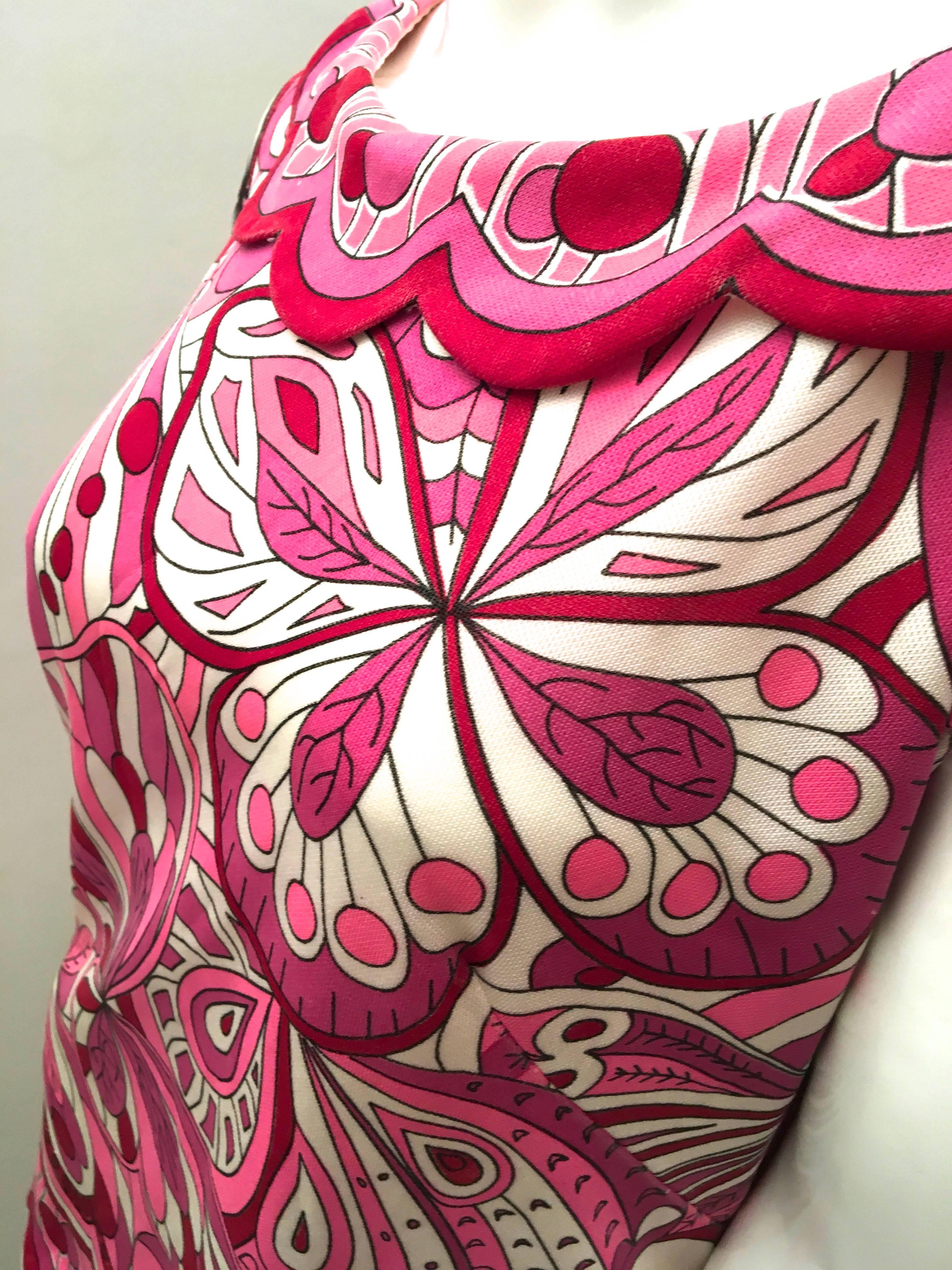 Mr. Dino 1960's Floral Top - Scalloped Edges - Extremely Rare In Excellent Condition For Sale In Boca Raton, FL