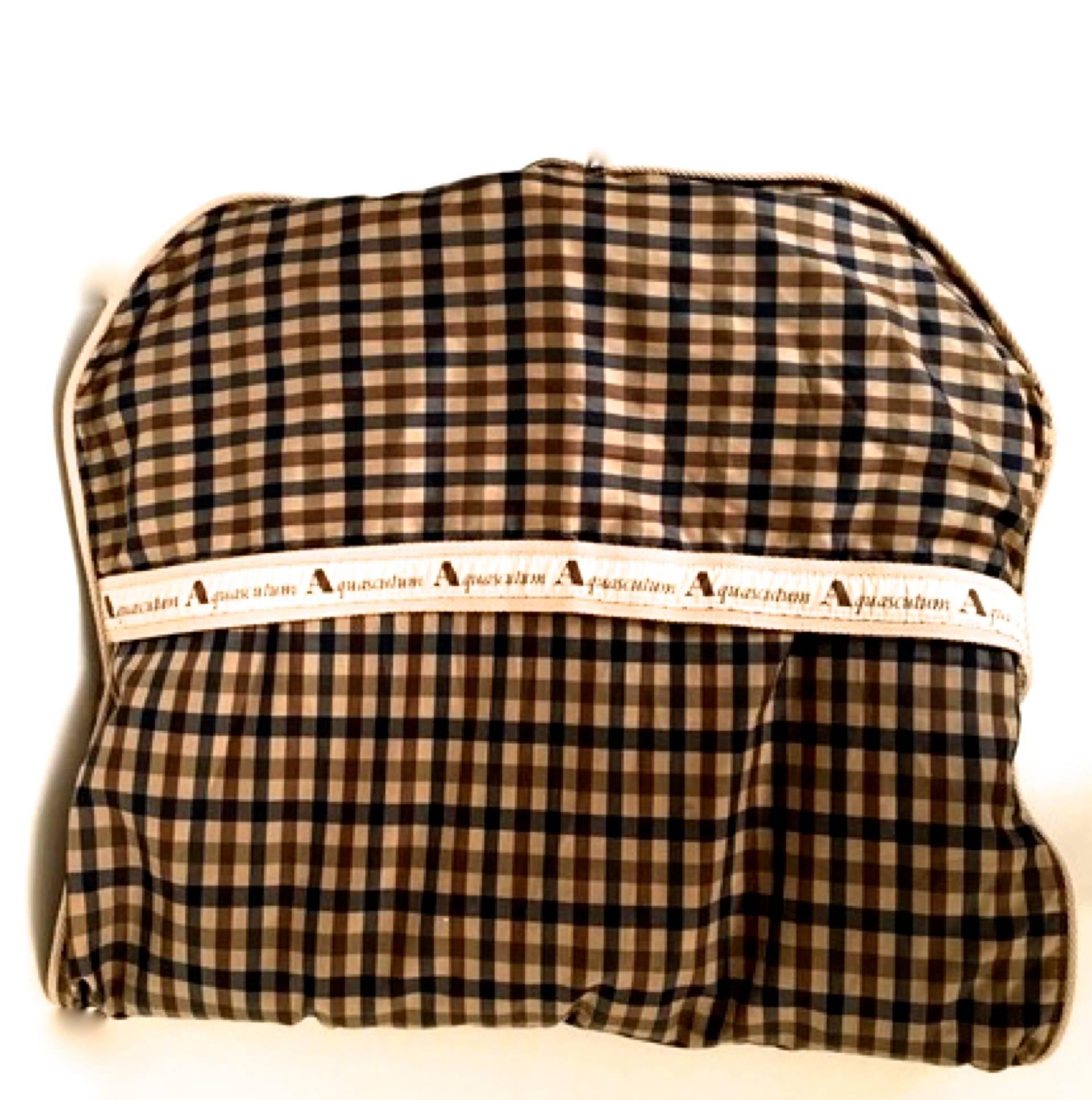 1980’s Aquascutum Travel Duffle Bag w/ Separate Garment Bag In Excellent Condition For Sale In Boca Raton, FL