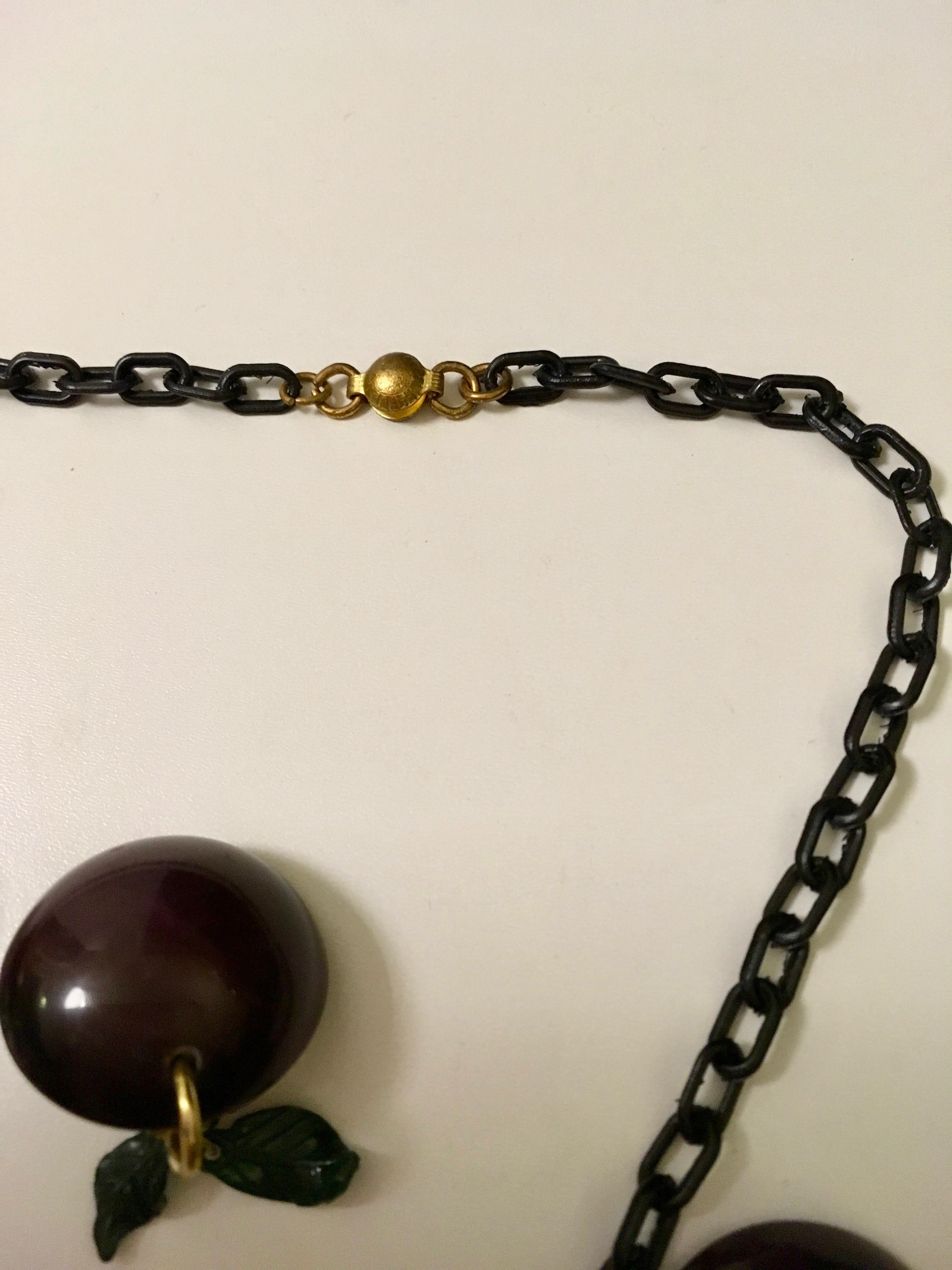  Bakelite Necklace Grape with Matching Earrings Jan Carlin For Sale 1