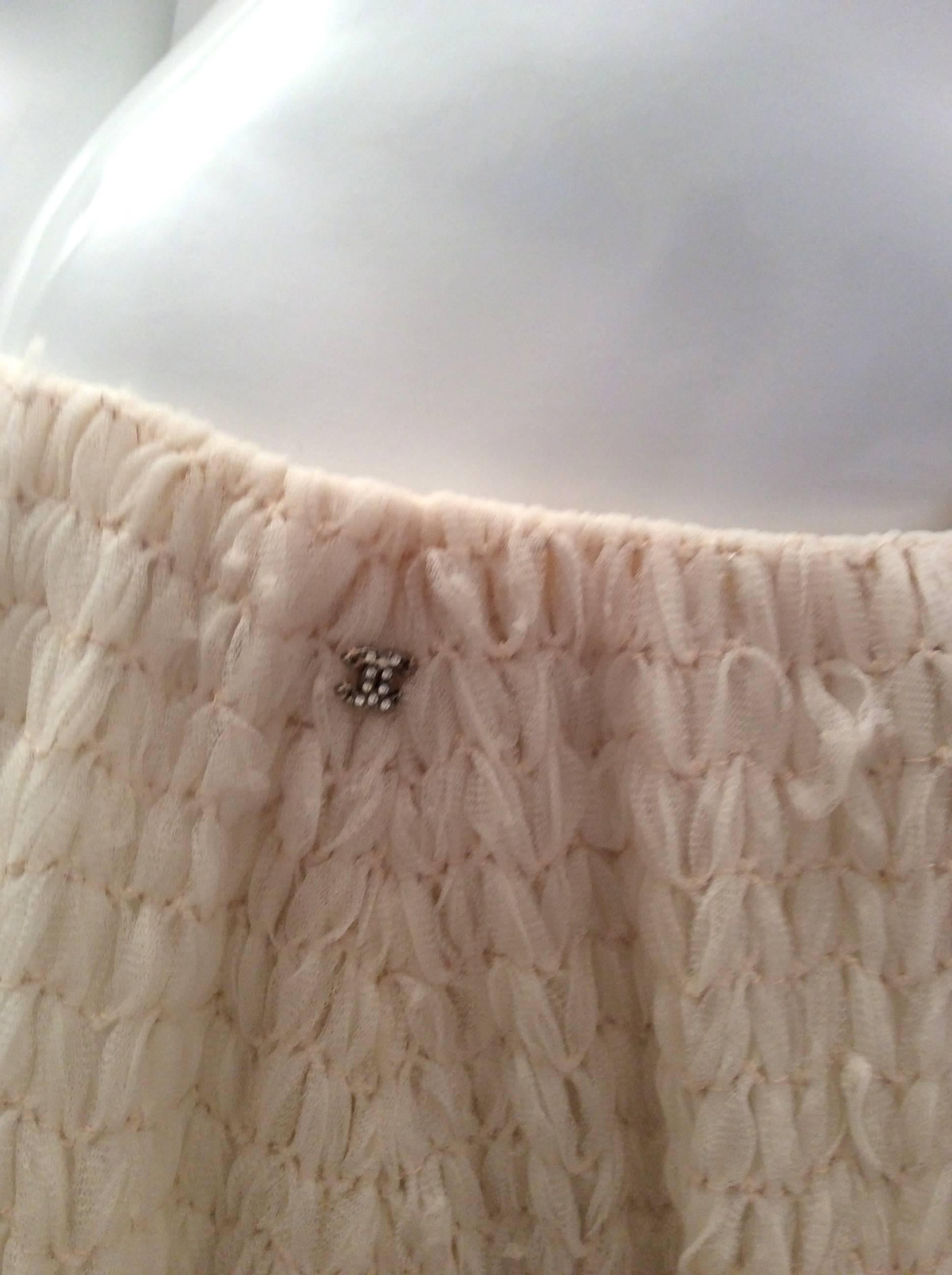 Cream Chanel Evening Skirt - 01P - Size 42 In Excellent Condition In Boca Raton, FL