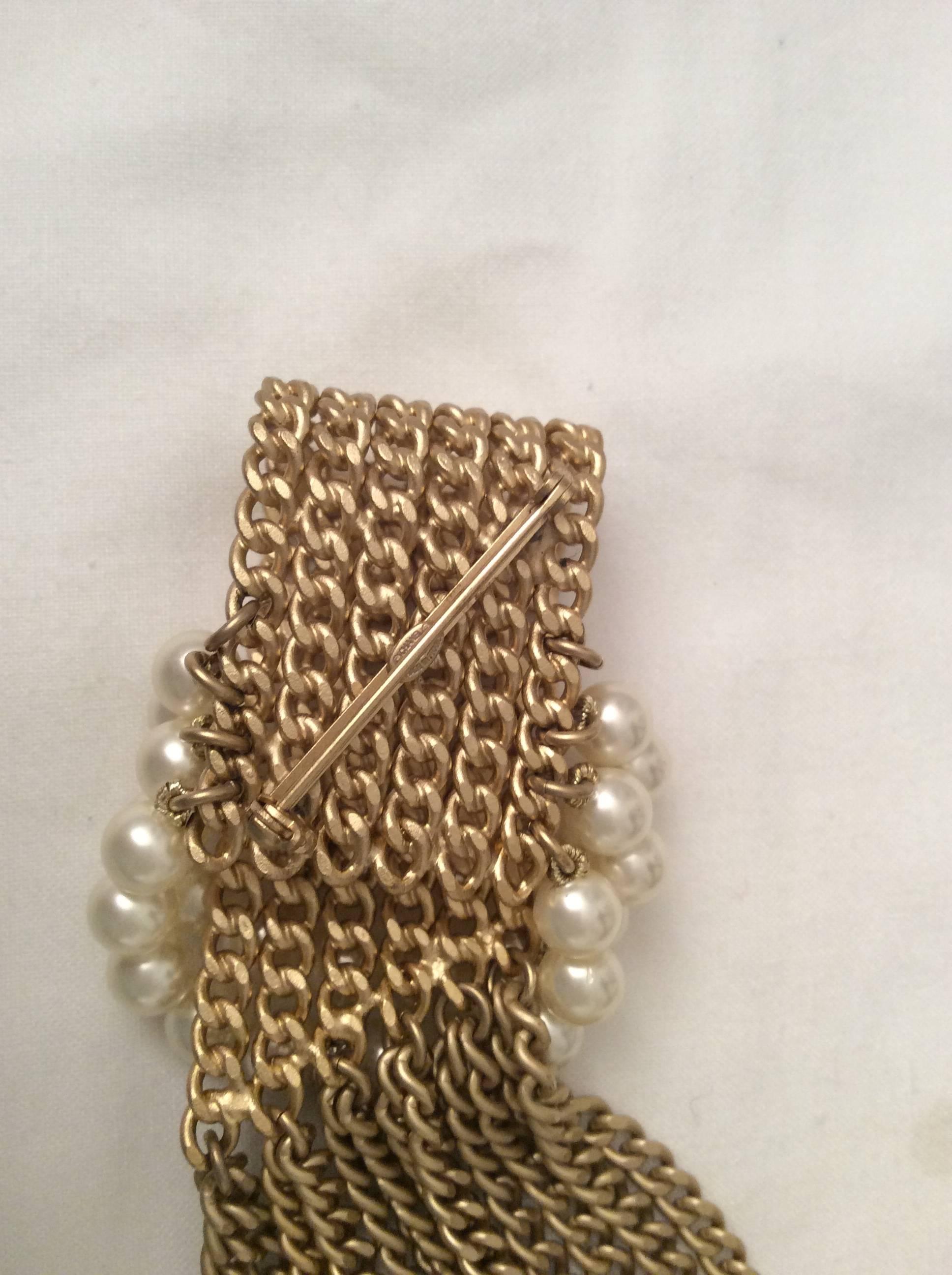 Chanel Pearl, Rhinestone, and Gold Tone Chain Brooch - 1970's In Excellent Condition For Sale In Boca Raton, FL