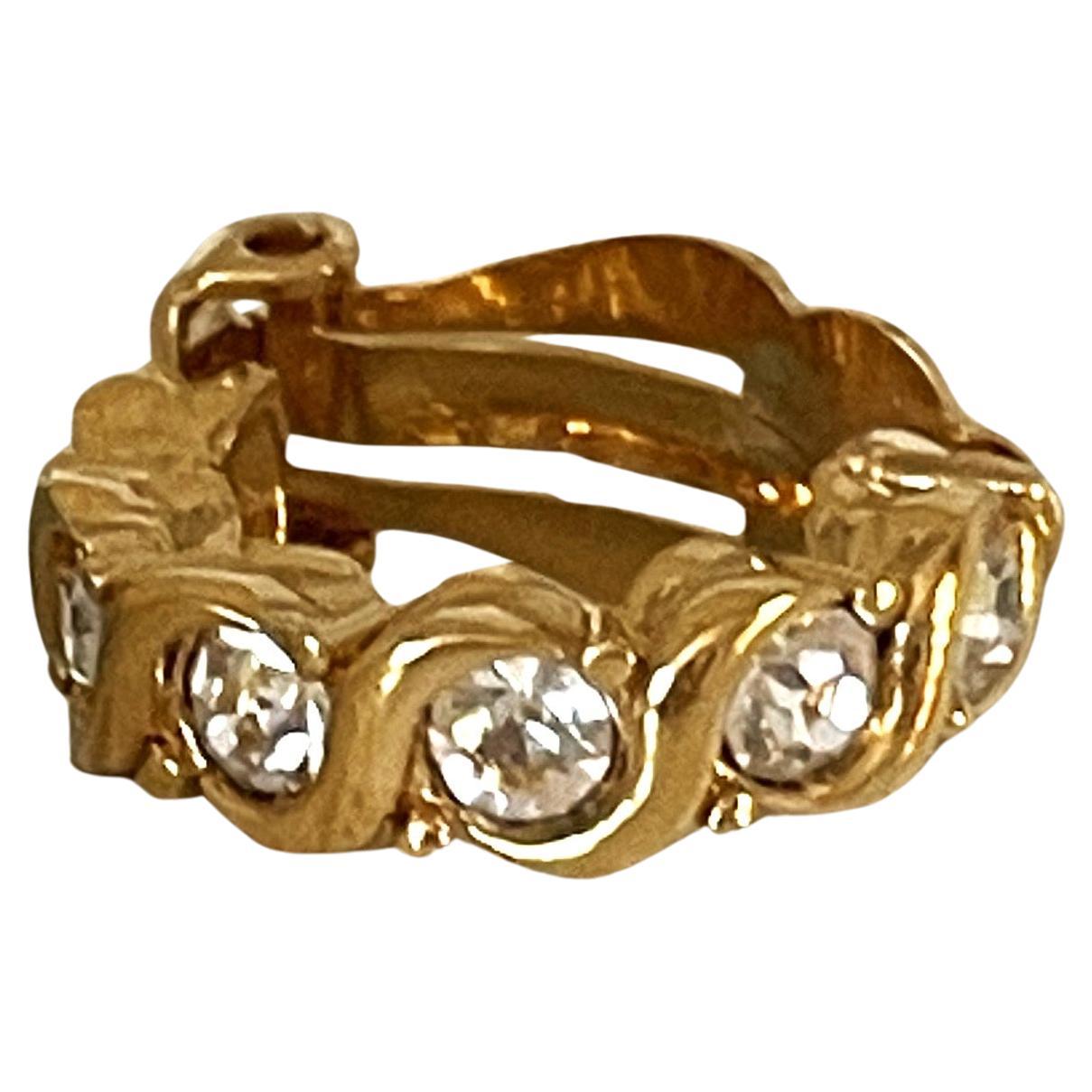 Par de medias lunas D'Orlan de los años 90 en tono dorado  Pendientes de metal con clip Cristales en Excelente estado para la venta en 'S-HERTOGENBOSCH, NL