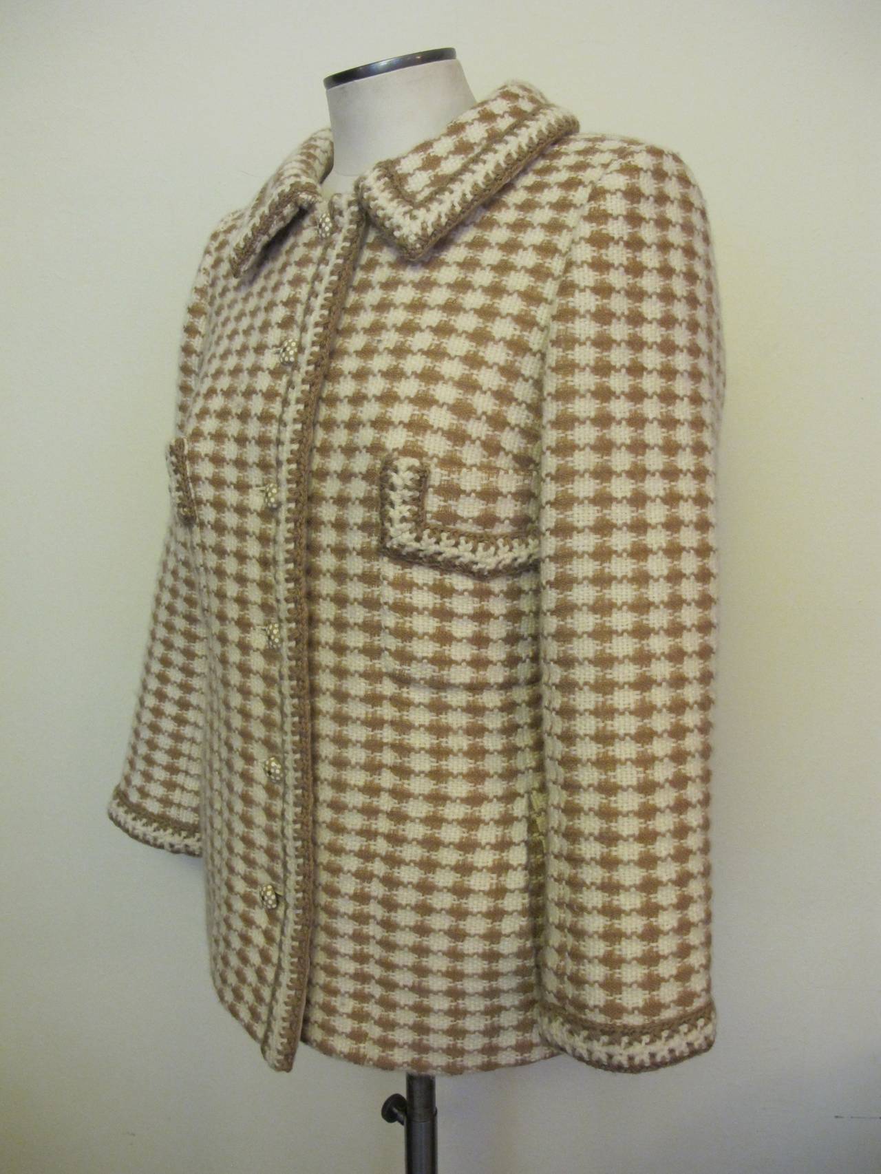 Chanel Camel and White, Houndstooth Jacket In Excellent Condition For Sale In San Francisco, CA