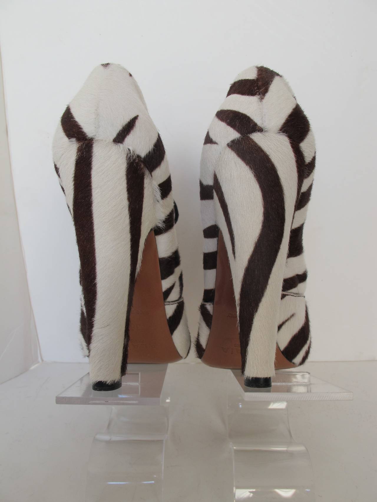 Alaia Brown and White Zebra Shoes In Excellent Condition For Sale In San Francisco, CA