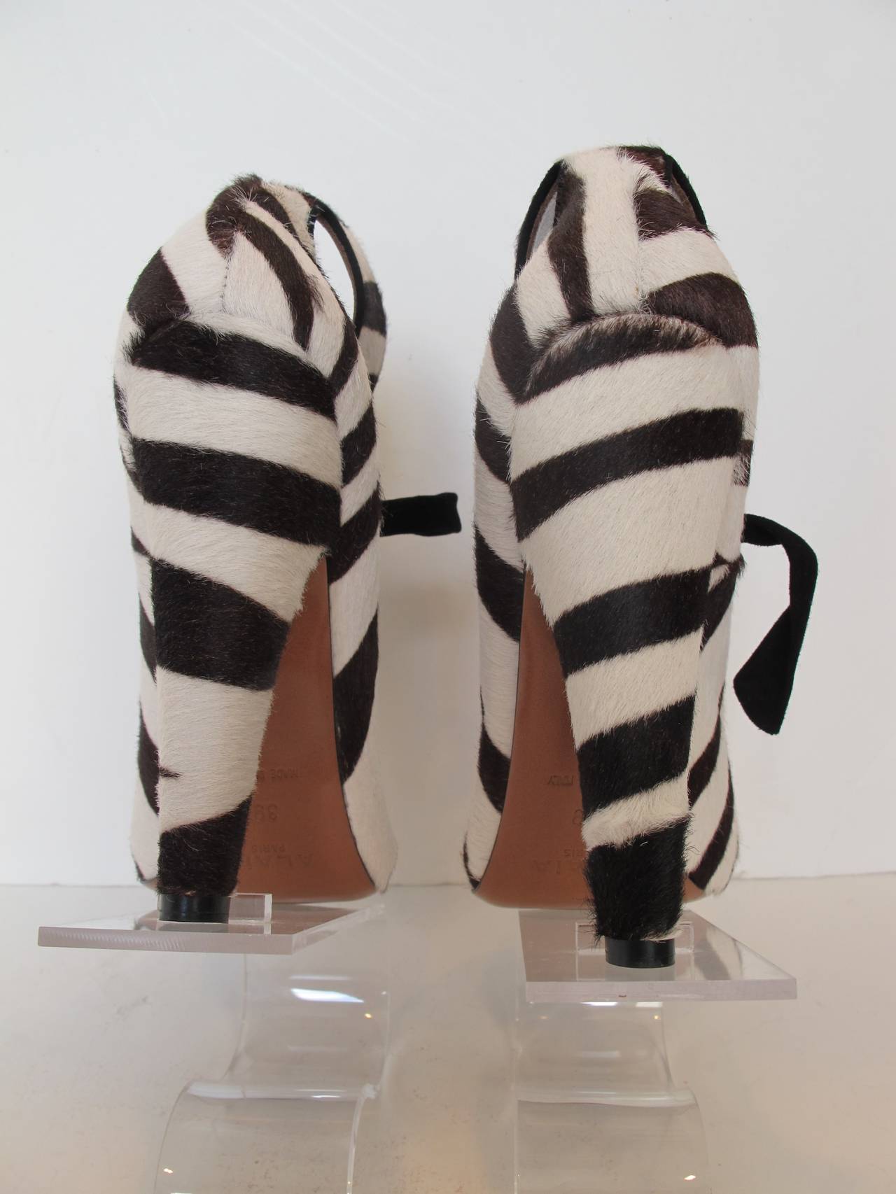 Alaia Black Zebra Shoes with Black Stripes In New Condition For Sale In San Francisco, CA