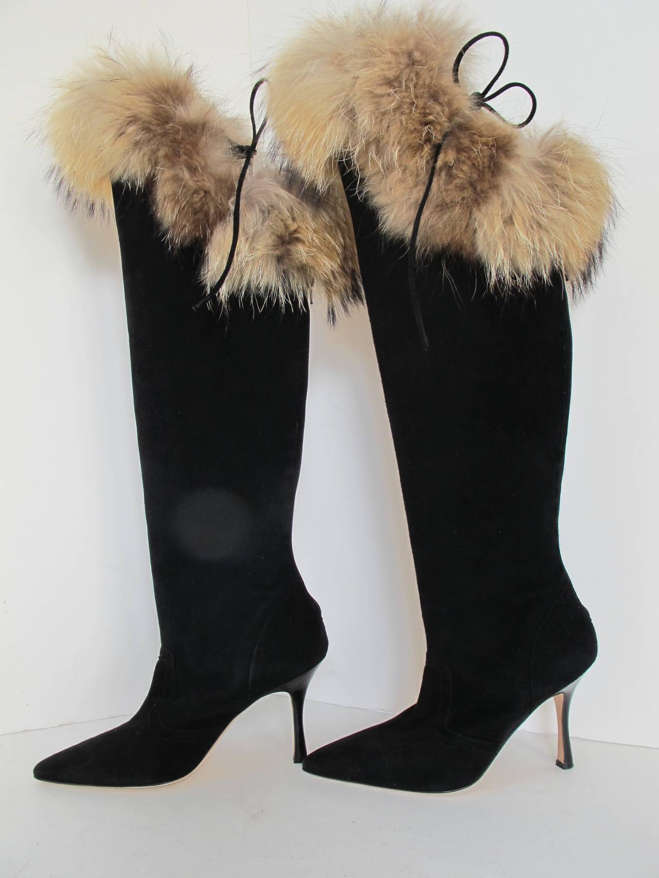 Manolo Blahnik Black Suede Knee High Boots with Fox Fur Trim In New Condition In San Francisco, CA