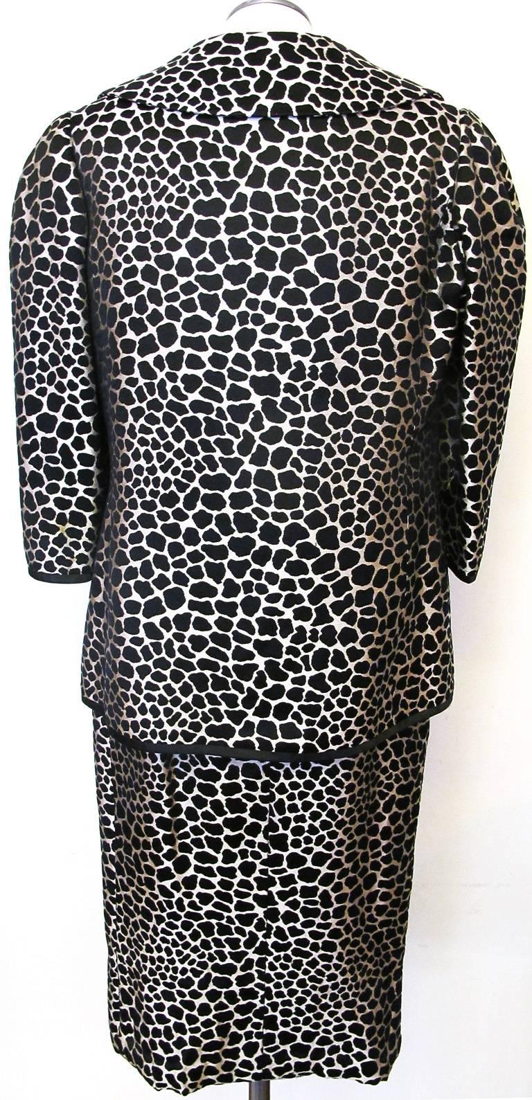 Women's Galanos Black and White Giraffe Print Sleeveless Dress with Matching Jacket For Sale