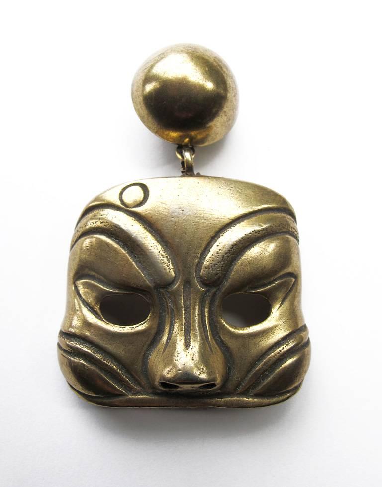 1980's Isabel Canovas Large Kabuki Mask Dangle Clip Earrings  In Excellent Condition For Sale In San Francisco, CA