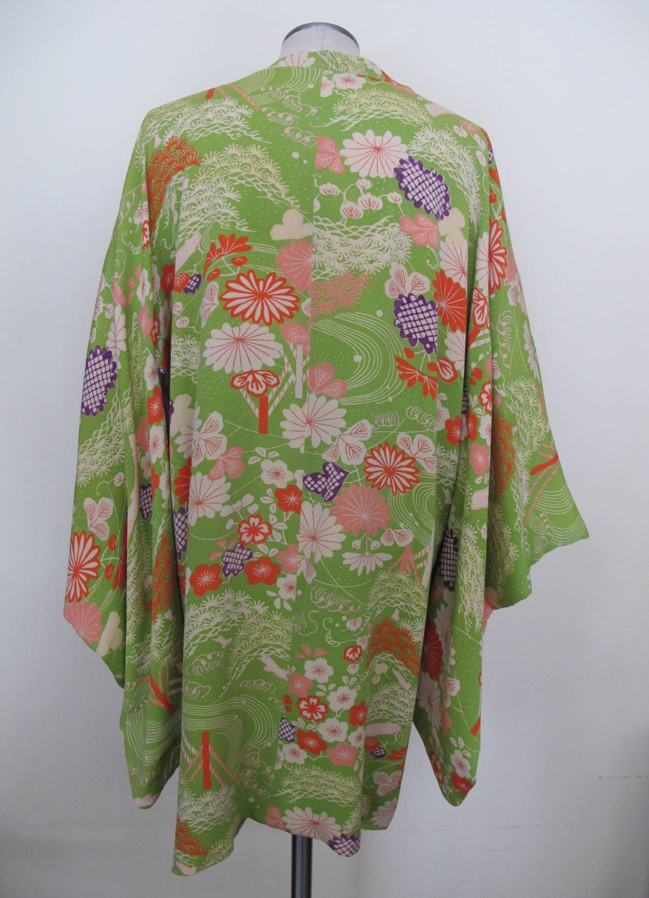 Women's Vintage 1940's to 1950's Japanese Kimono Jacket: Japonisme Period For Sale