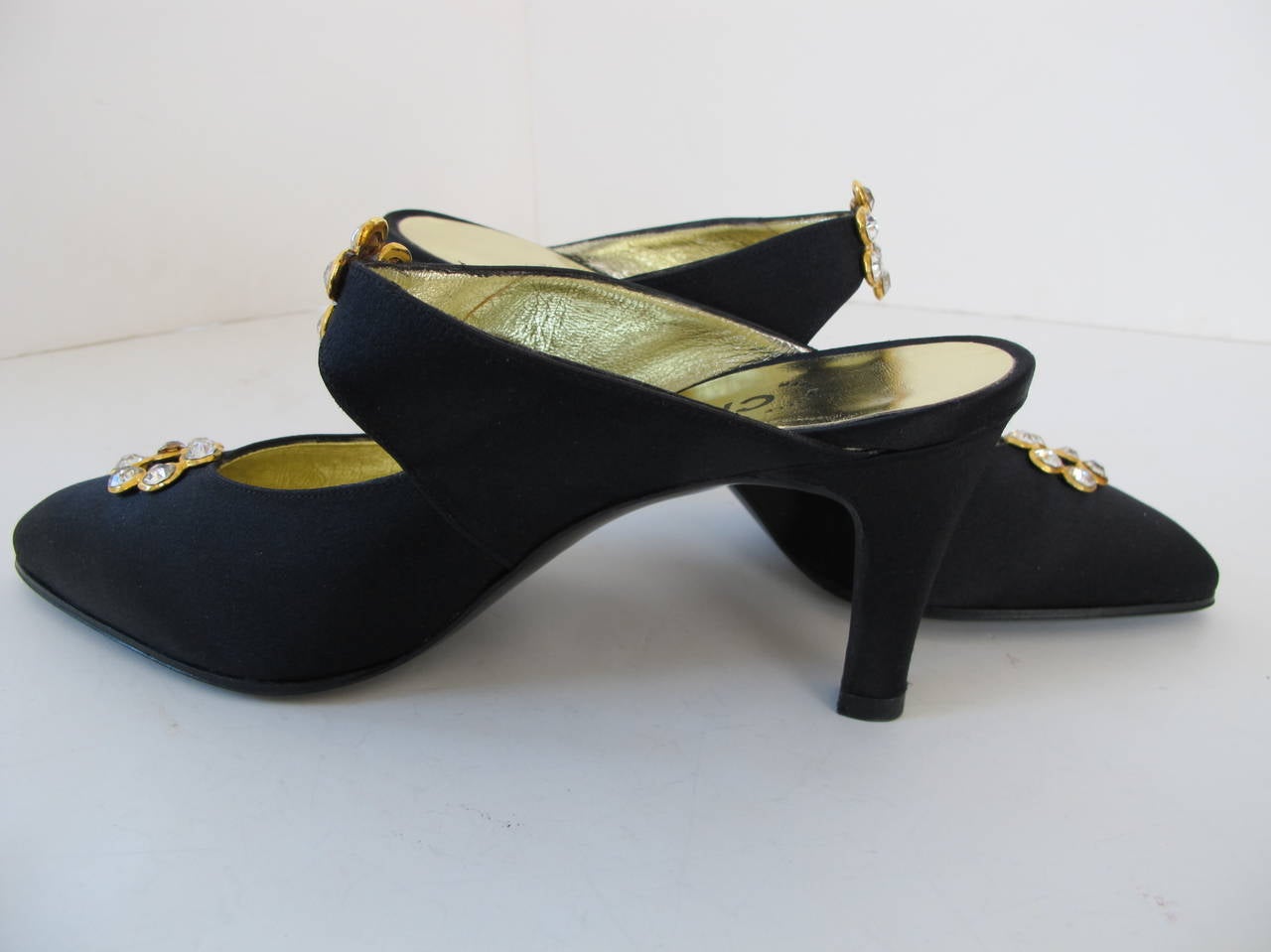 New-Vintage Chanel Back Satin Shoes In New Condition In San Francisco, CA