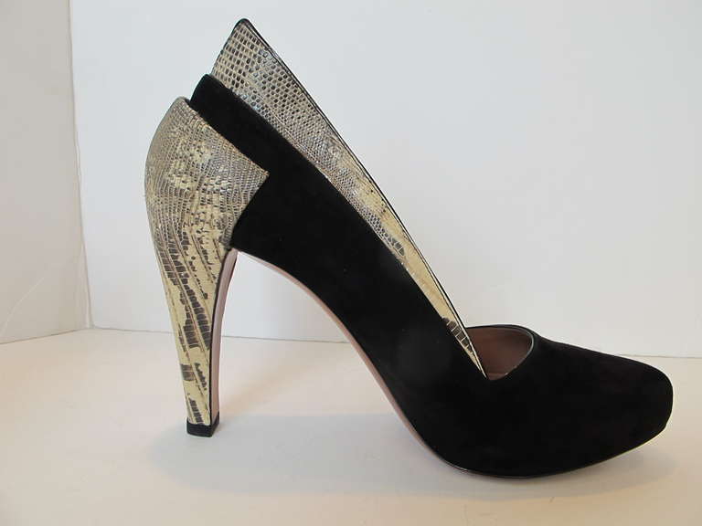 New Azzedine Alaia Black Suede and Ring Lizard Size 38 Shoes For Sale 1