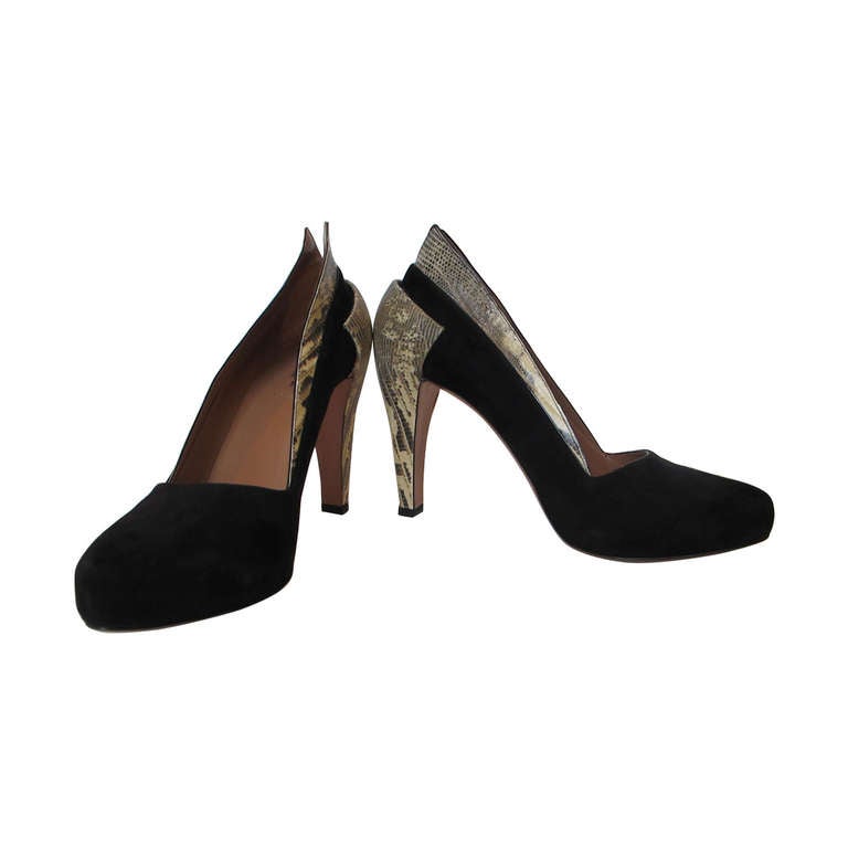 New Azzedine Alaia Black Suede and Ring Lizard Size 38 Shoes For Sale