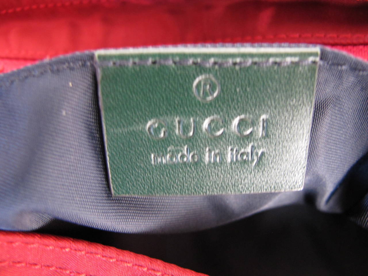 New 1970's Gucci Cross-bag with Zipper For Sale 2