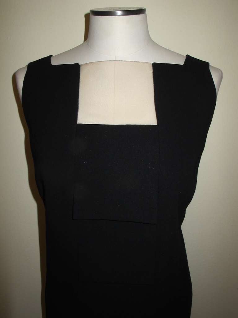 Chic Akris Black Wool Dress In Excellent Condition For Sale In San Francisco, CA