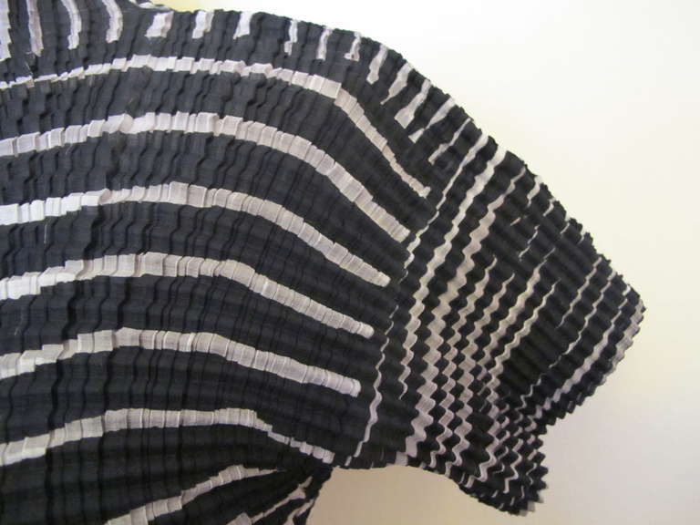 Issey Miyake Brilliant Black and White Stretch Blouse For Sale 4