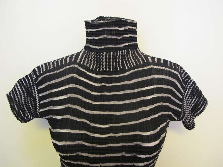 Issey Miyake Brilliant Black and White Stretch Blouse For Sale 2