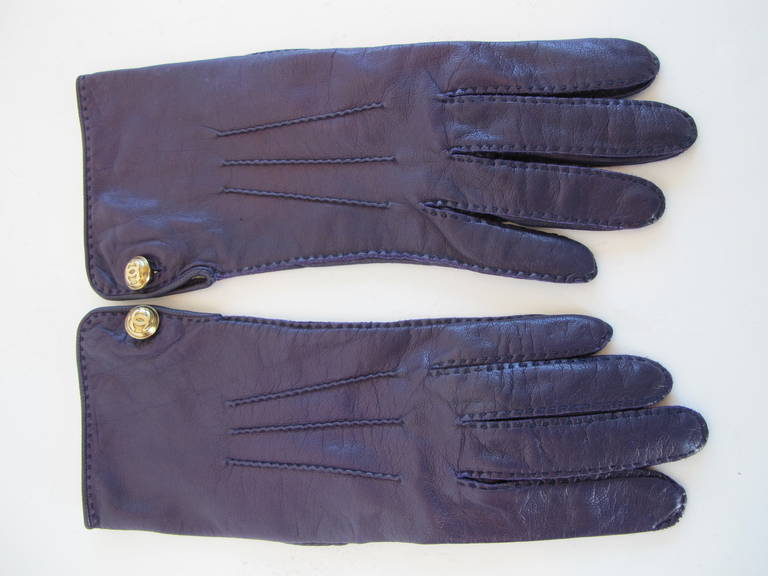Gray Chanel Purple Gloves with CC Logo For Sale