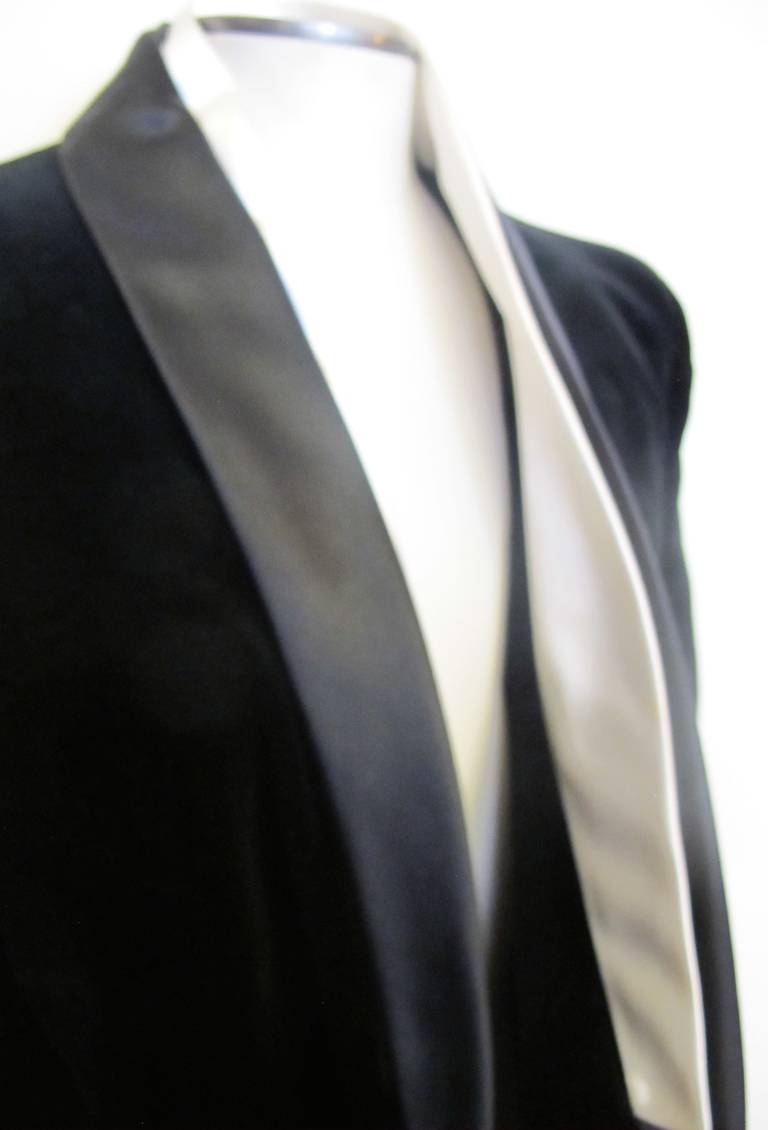 Alexander McQueen Black Velvet Tuxedo Jacket with White Satin Double Collar For Sale 2