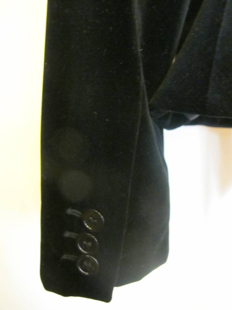 Alexander McQueen Black Velvet Tuxedo Jacket with White Satin Double Collar For Sale 3