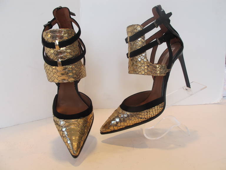 Reed Krakoff Gold Snakeskin and Black Harness Ankle Pumps For Sale 2