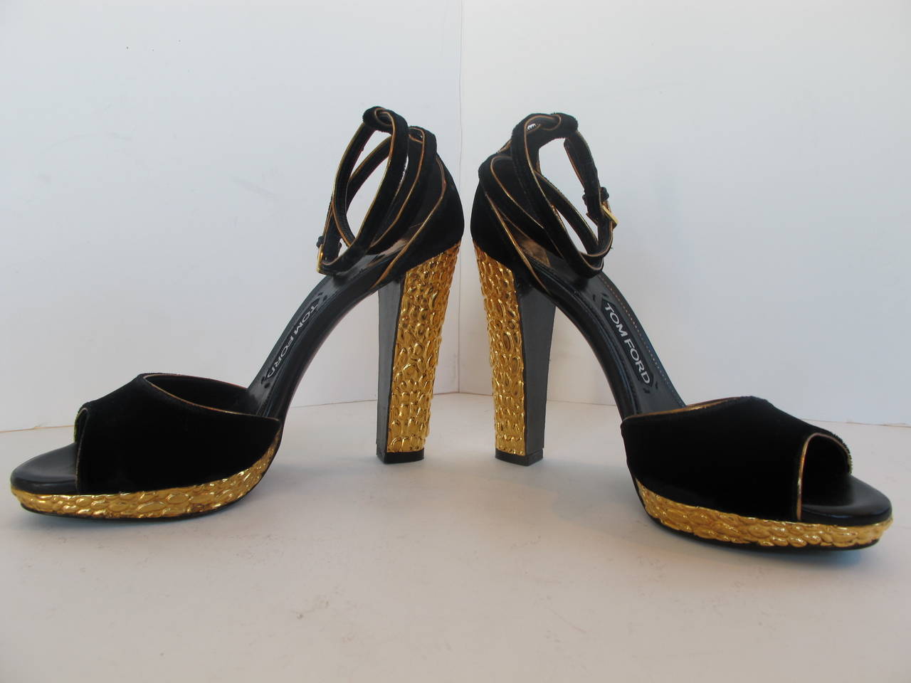 Tom Ford Black Velvet Ankle-wrap Crisscross Platform Sandals In New Condition For Sale In San Francisco, CA