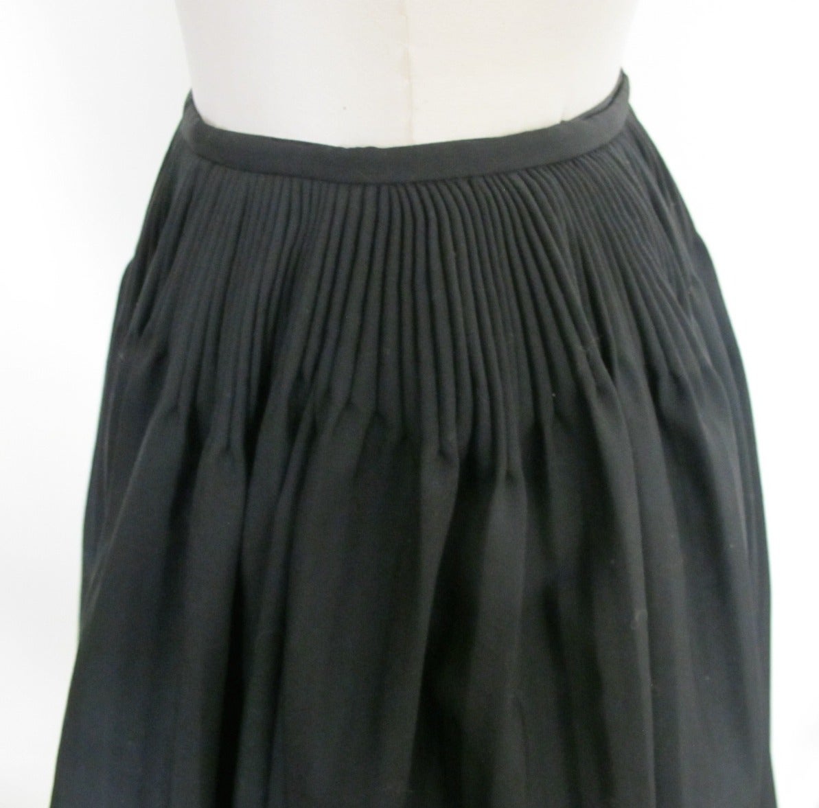 Alaia Fine Black Wool Plisse Skirt with Removable Lining For Sale 1